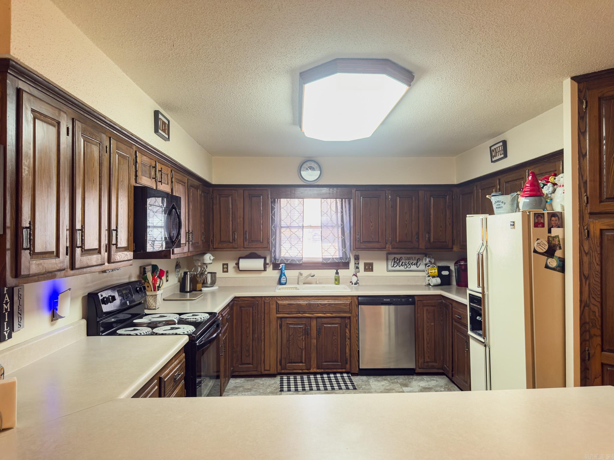 180 Pine Knot  Fairfield Bay, AR