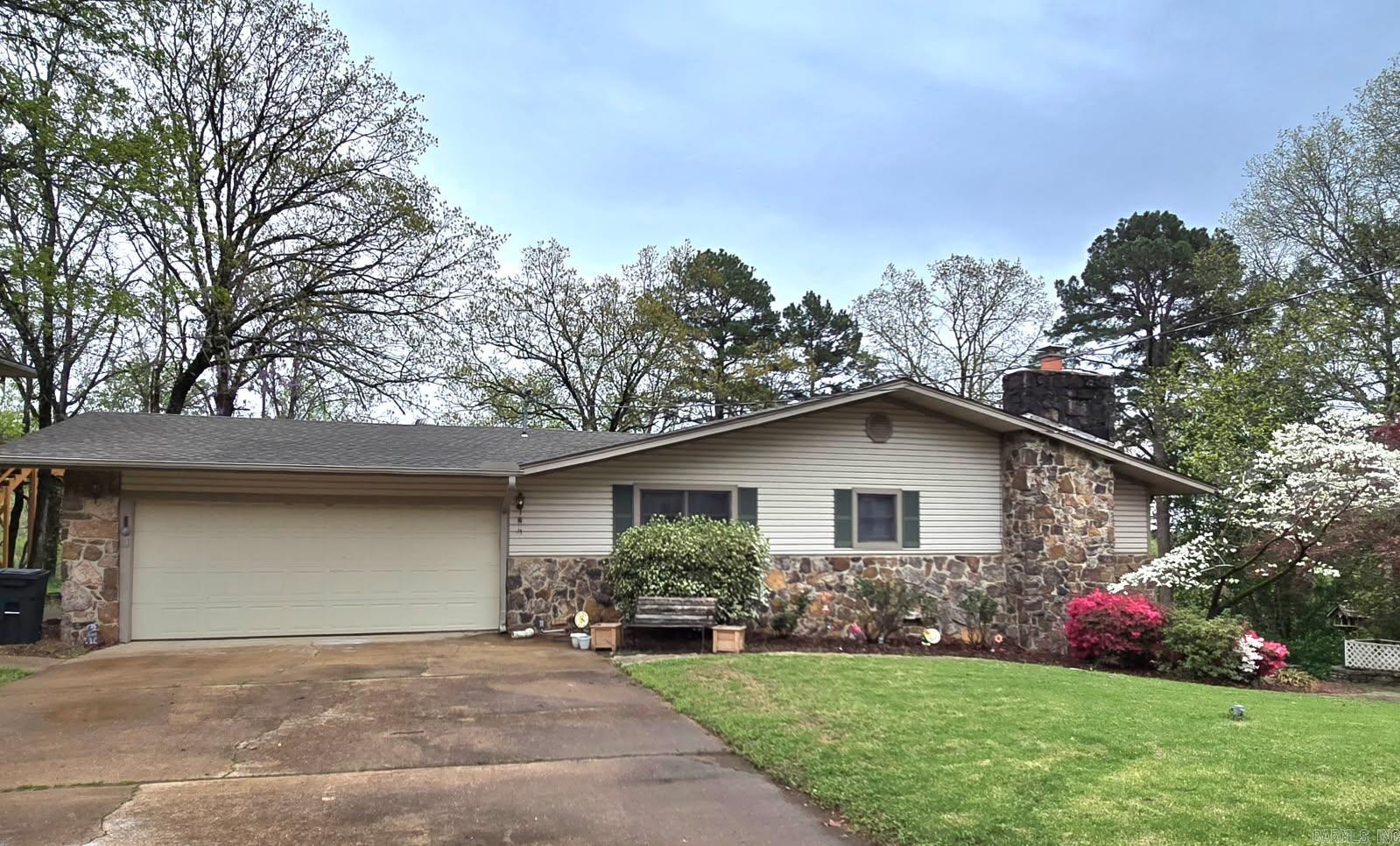 180 Pine Knot  Fairfield Bay, AR