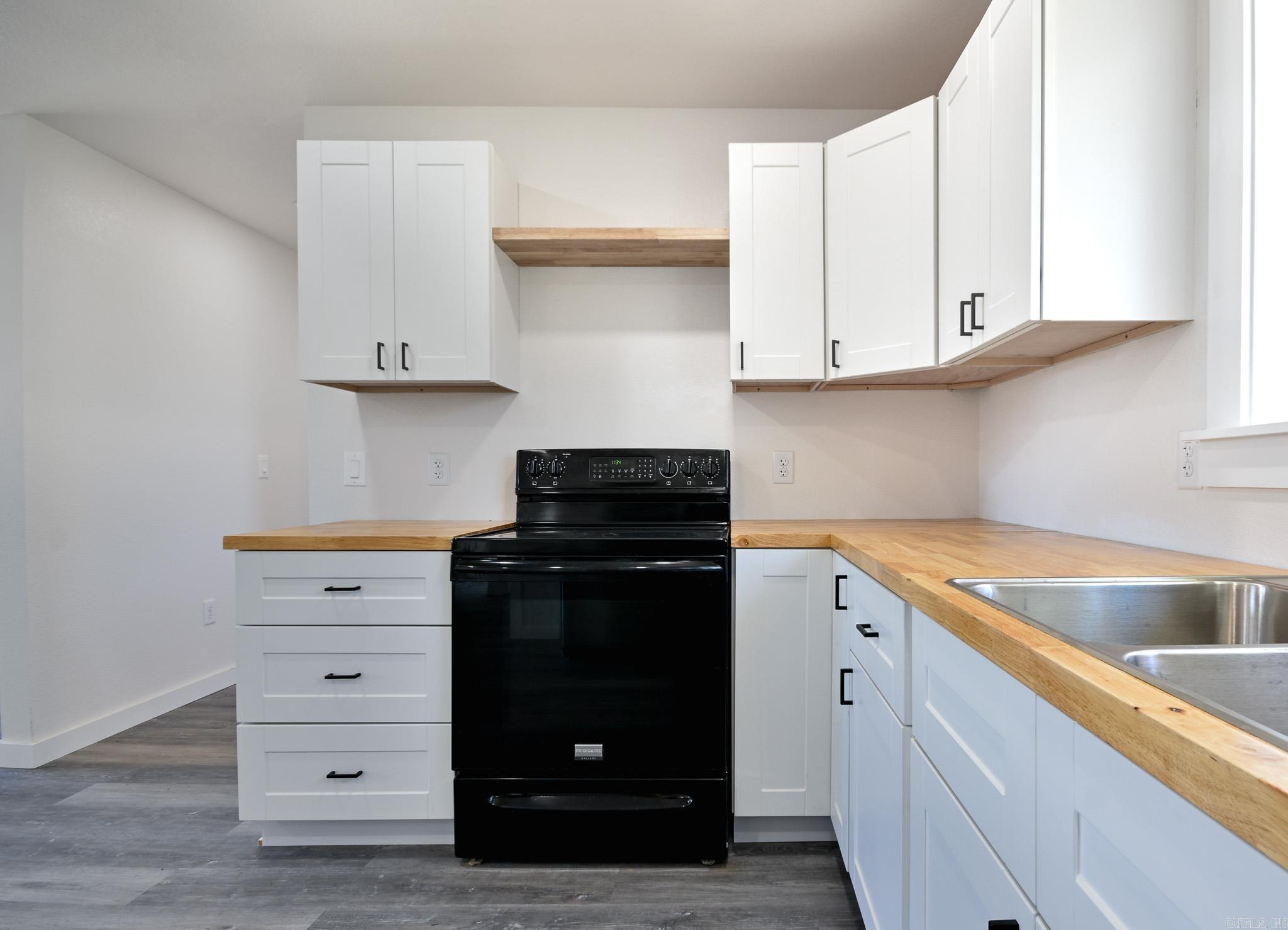 305 N Reine Street Mena, AR 71953