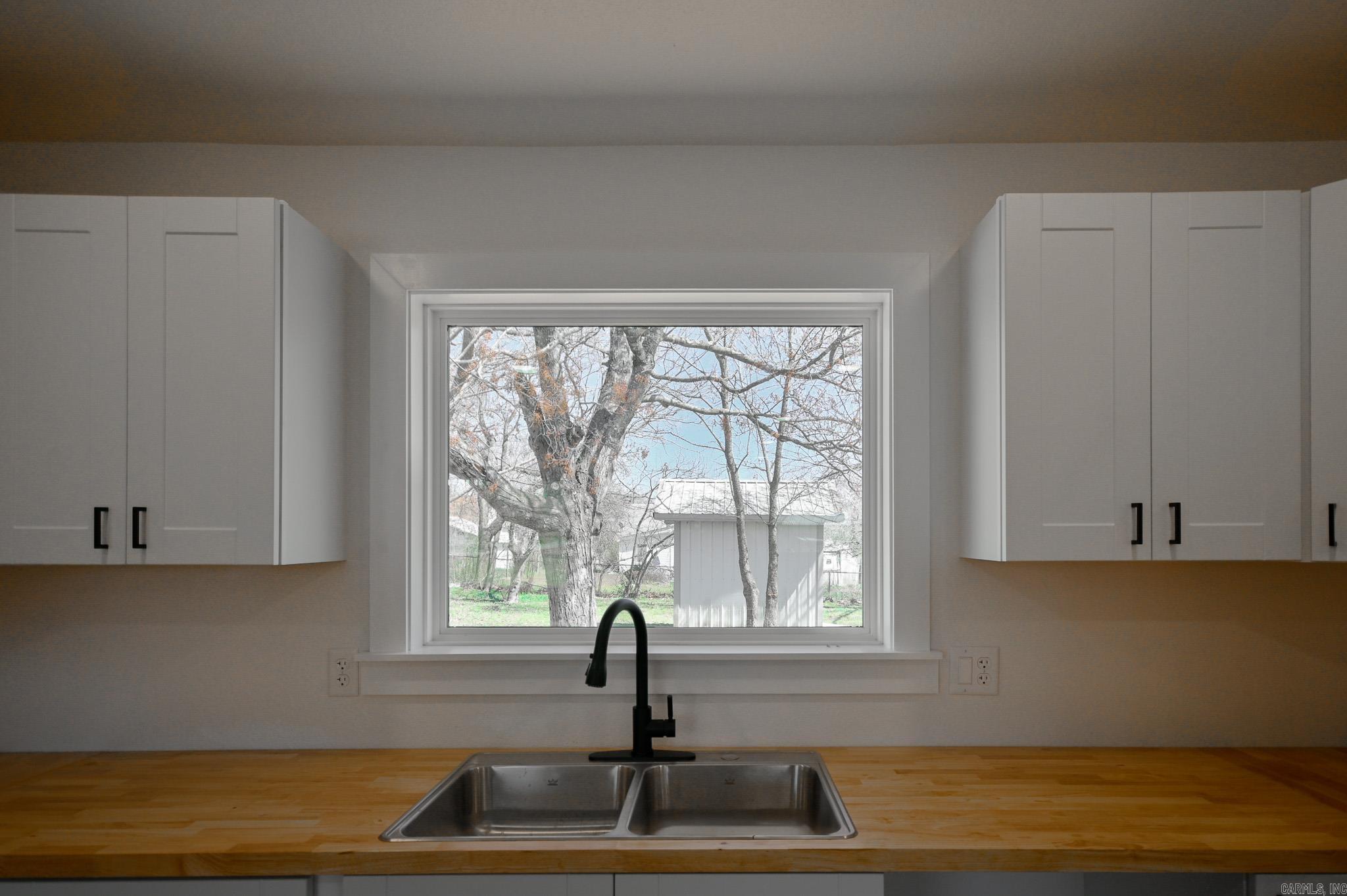 305 N Reine Street Mena, AR 71953