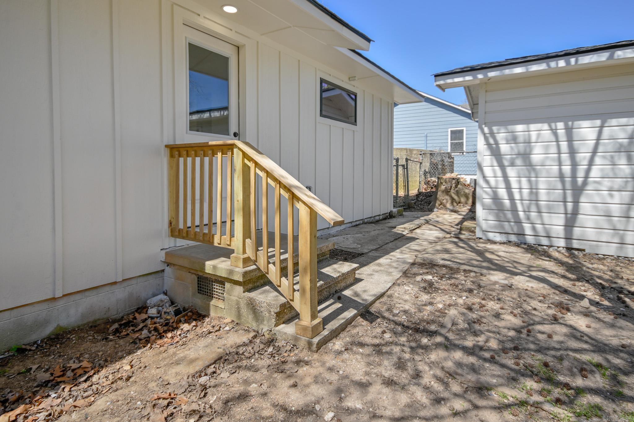 305 N Reine Street Mena, AR 71953