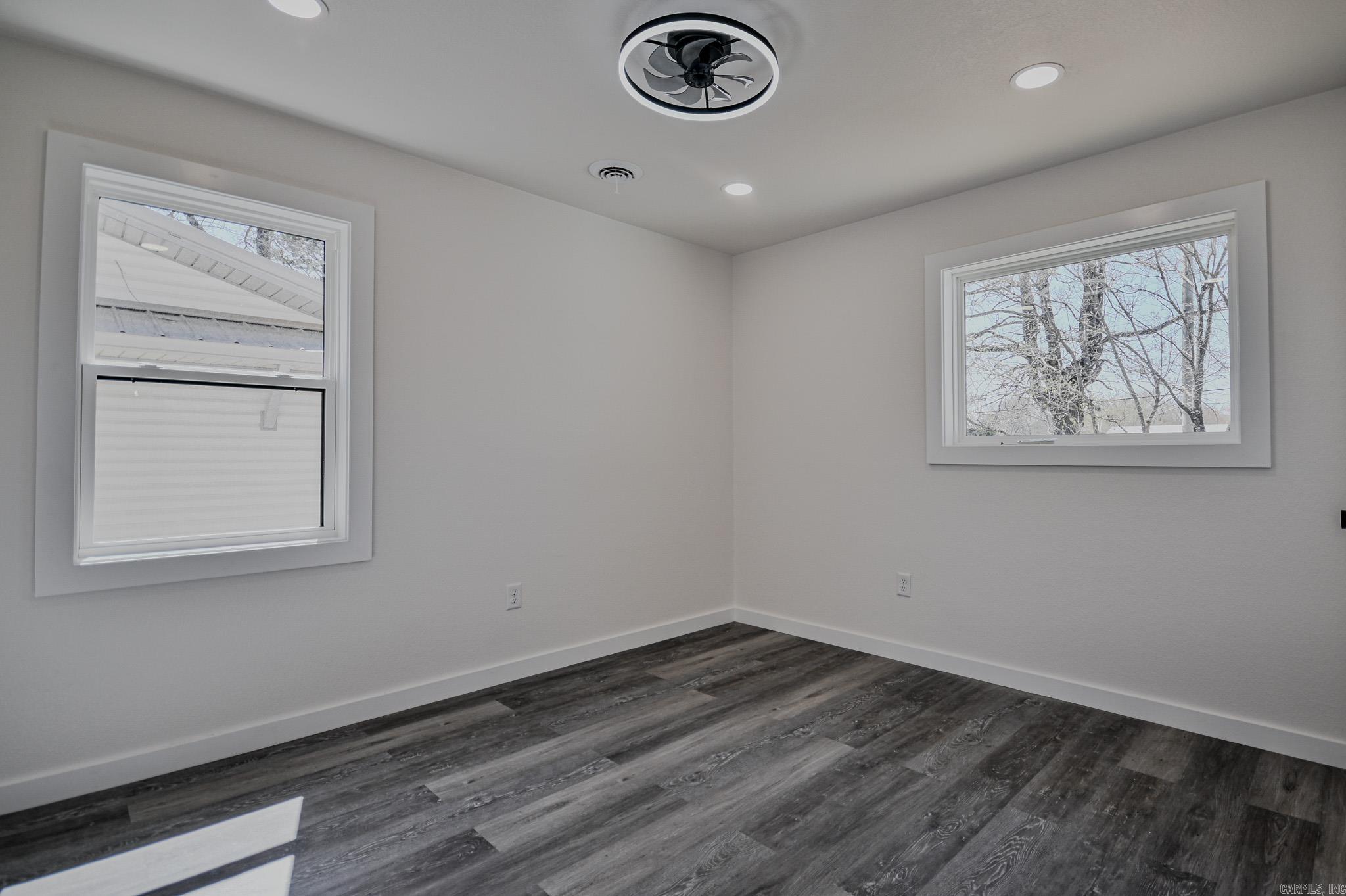 305 N Reine Street Mena, AR 71953