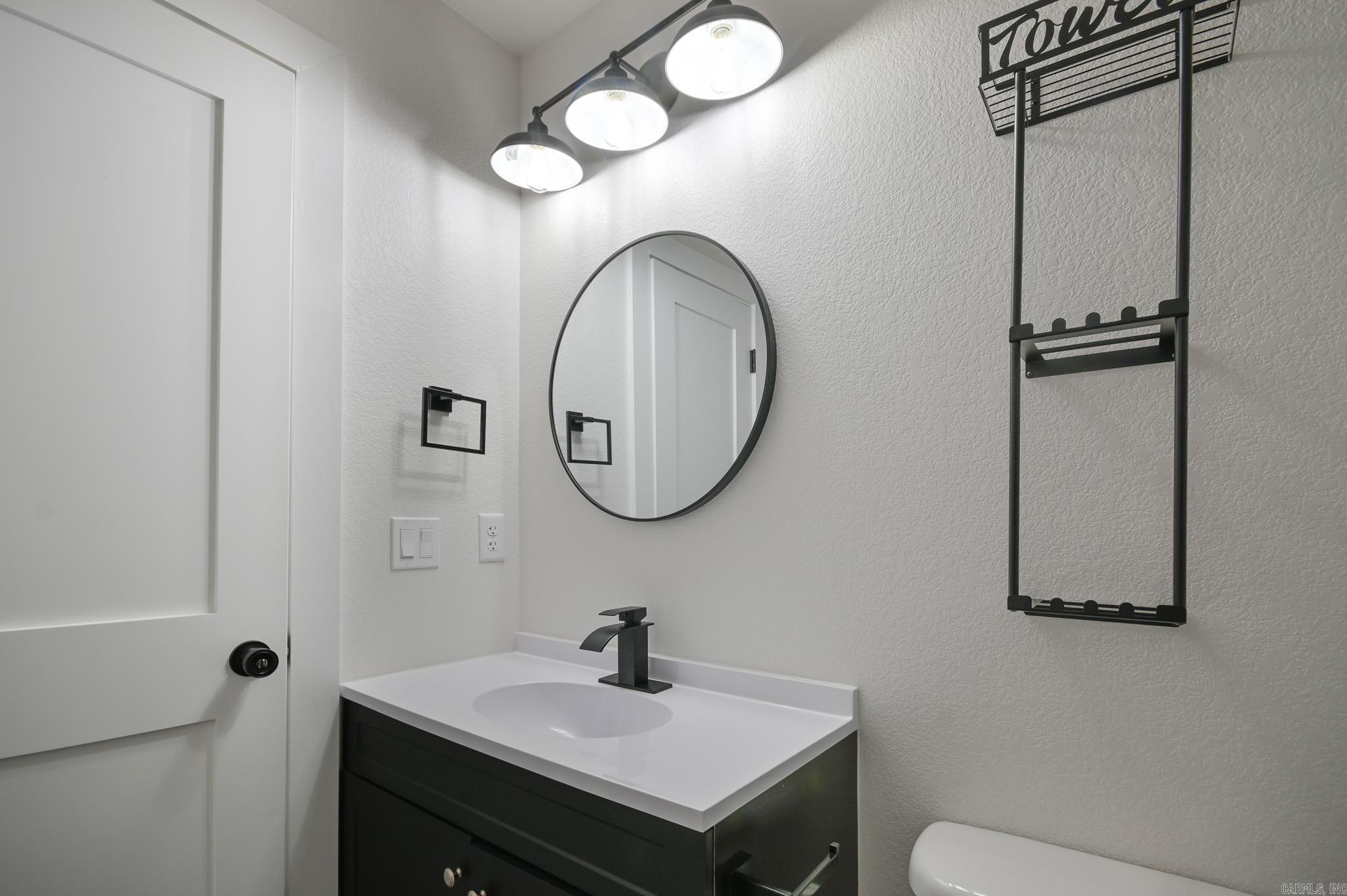 305 N Reine Street Mena, AR 71953