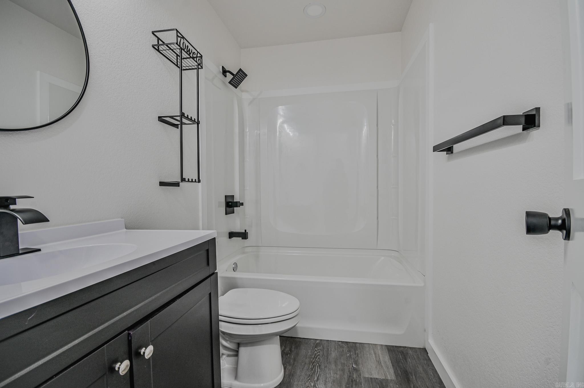 305 N Reine Street Mena, AR 71953