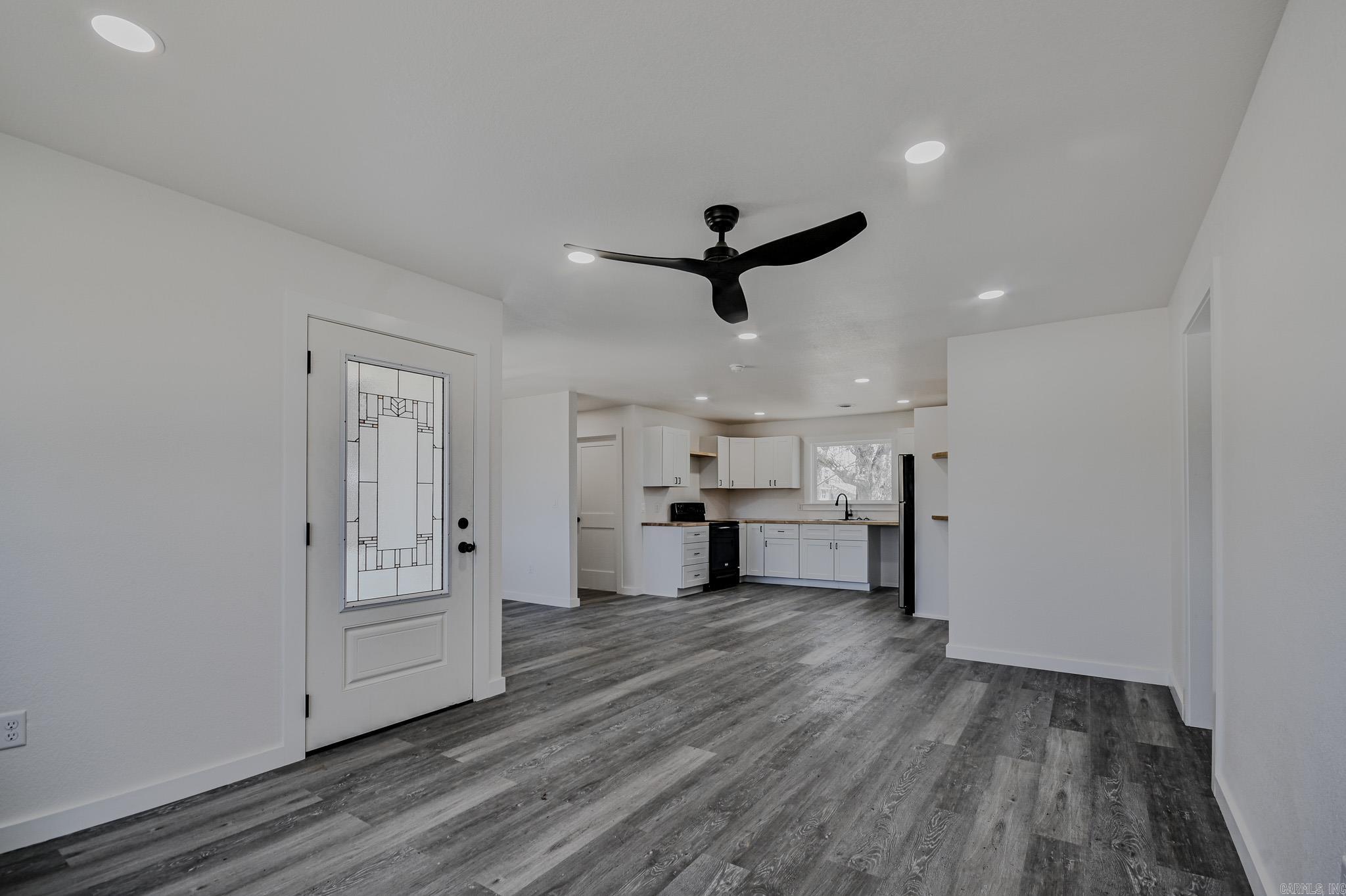 305 N Reine Street Mena, AR 71953