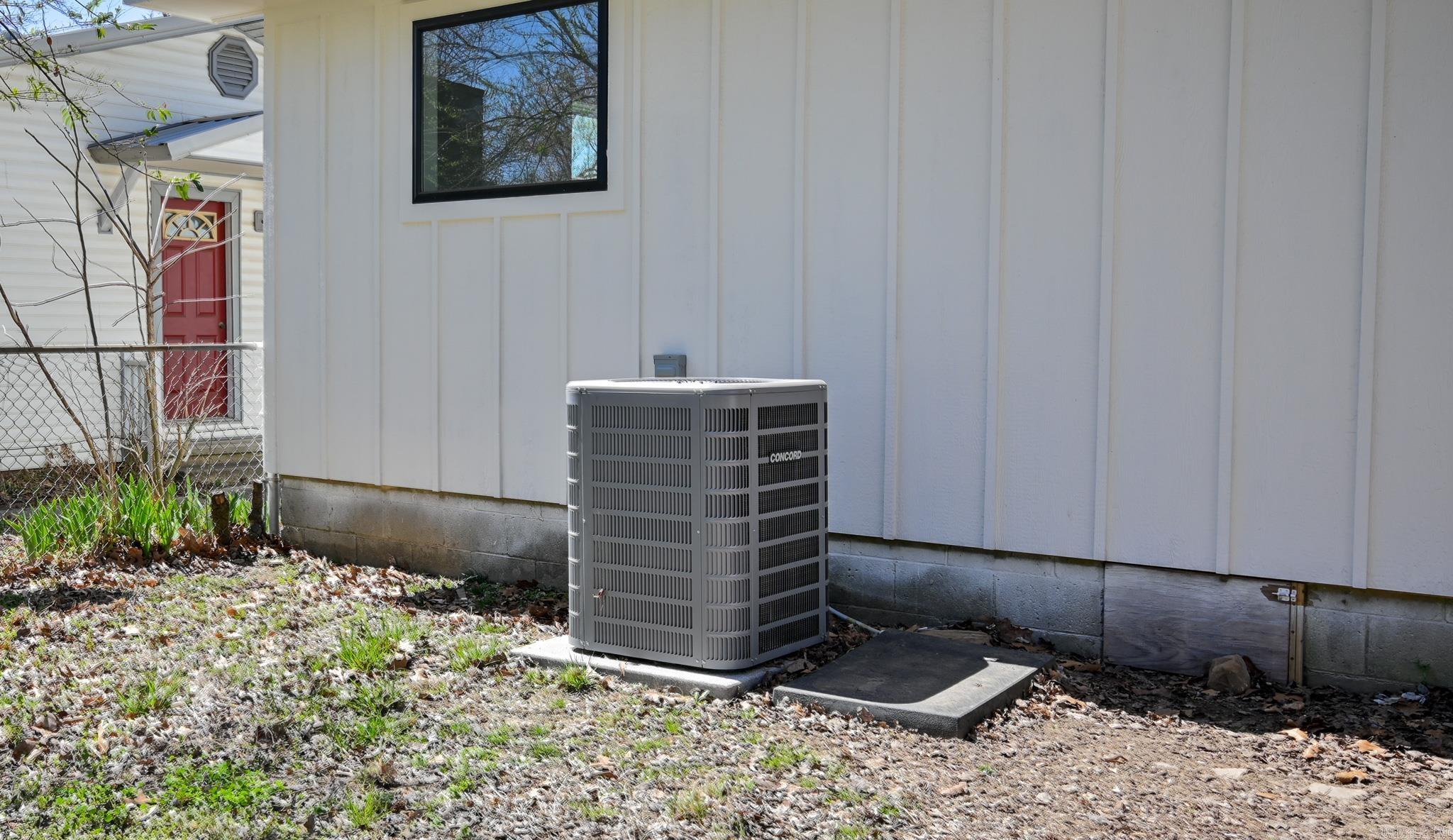 305 N Reine Street Mena, AR 71953