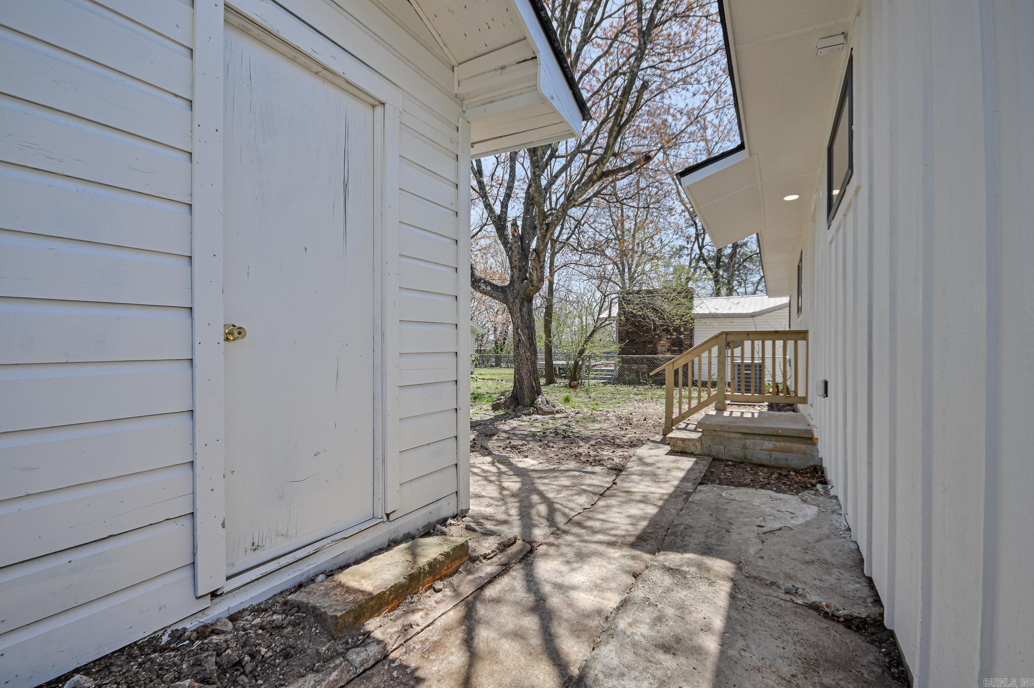 305 N Reine Street Mena, AR 71953