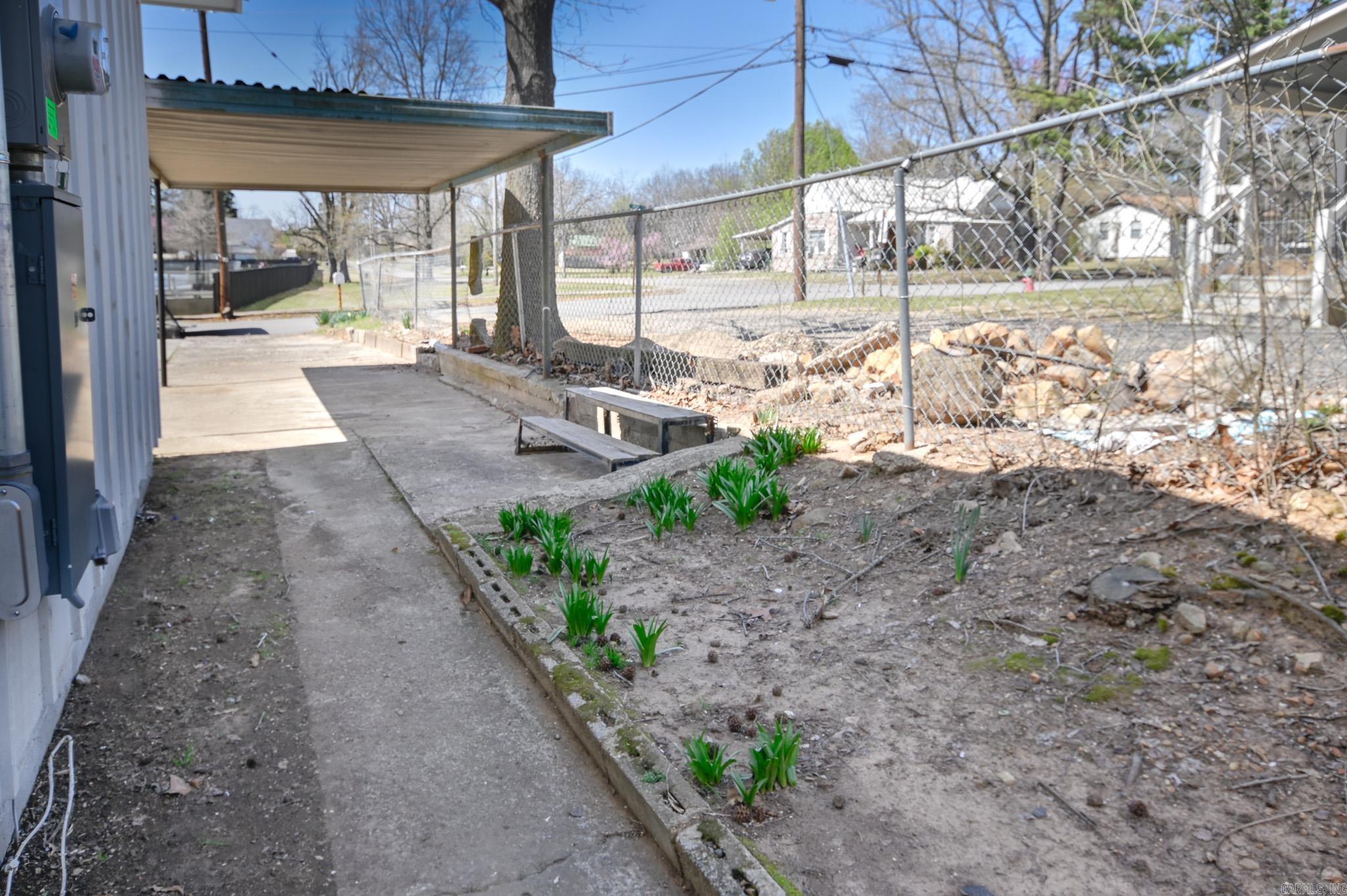 305 N Reine Street Mena, AR 71953