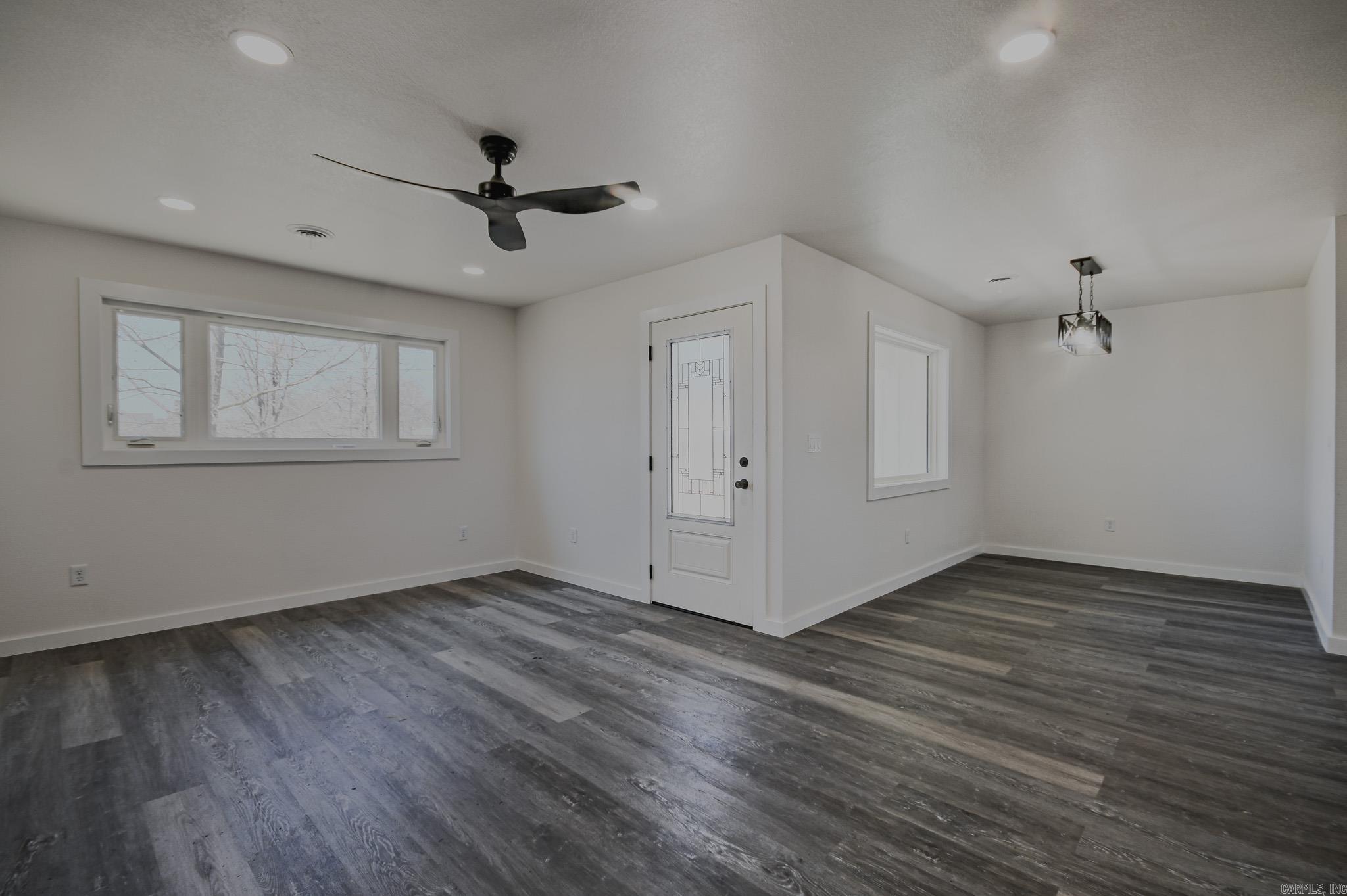 305 N Reine Street Mena, AR 71953