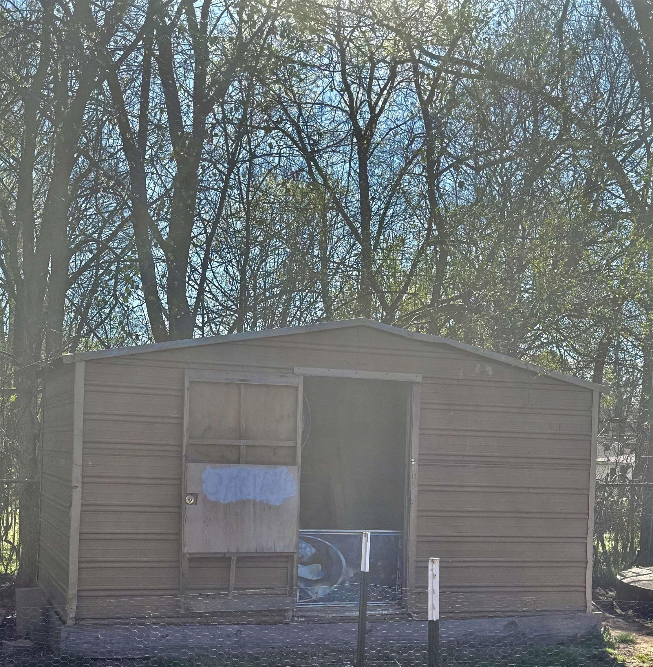 504 N Montgomery  Clarksville, AR