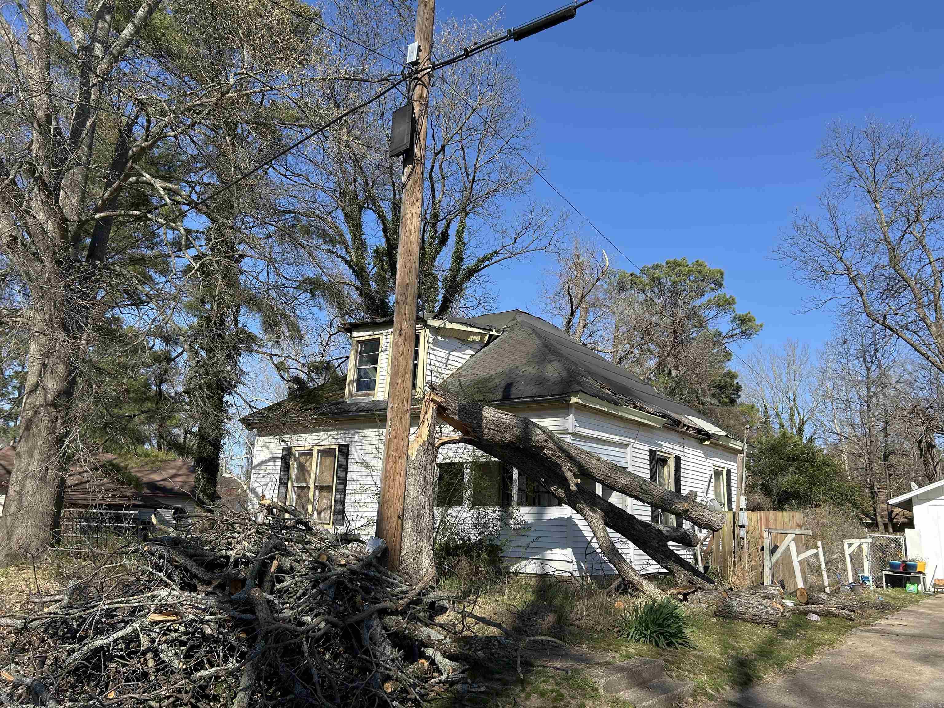 1030 N Izard St  Forrest City, AR