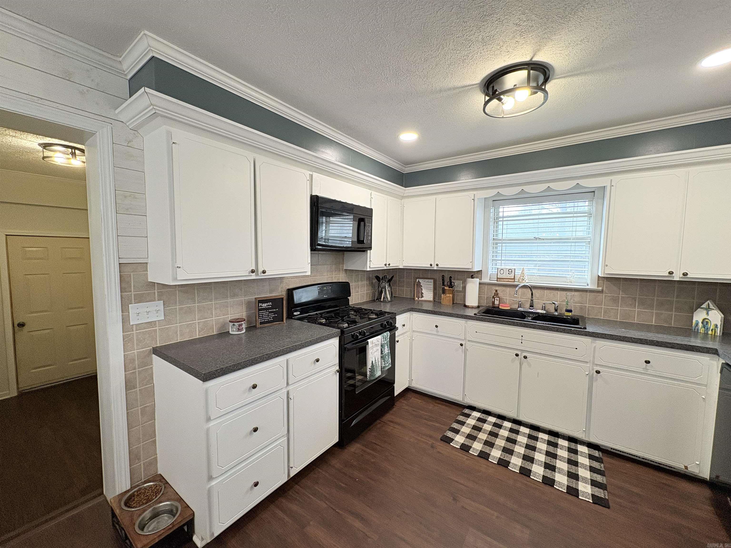 420 N 12th Avenue Piggott, AR 72454