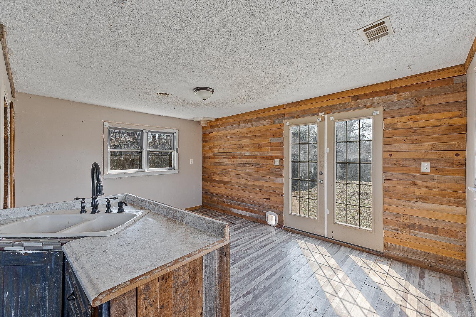 735 W Oak  Jonesboro, AR