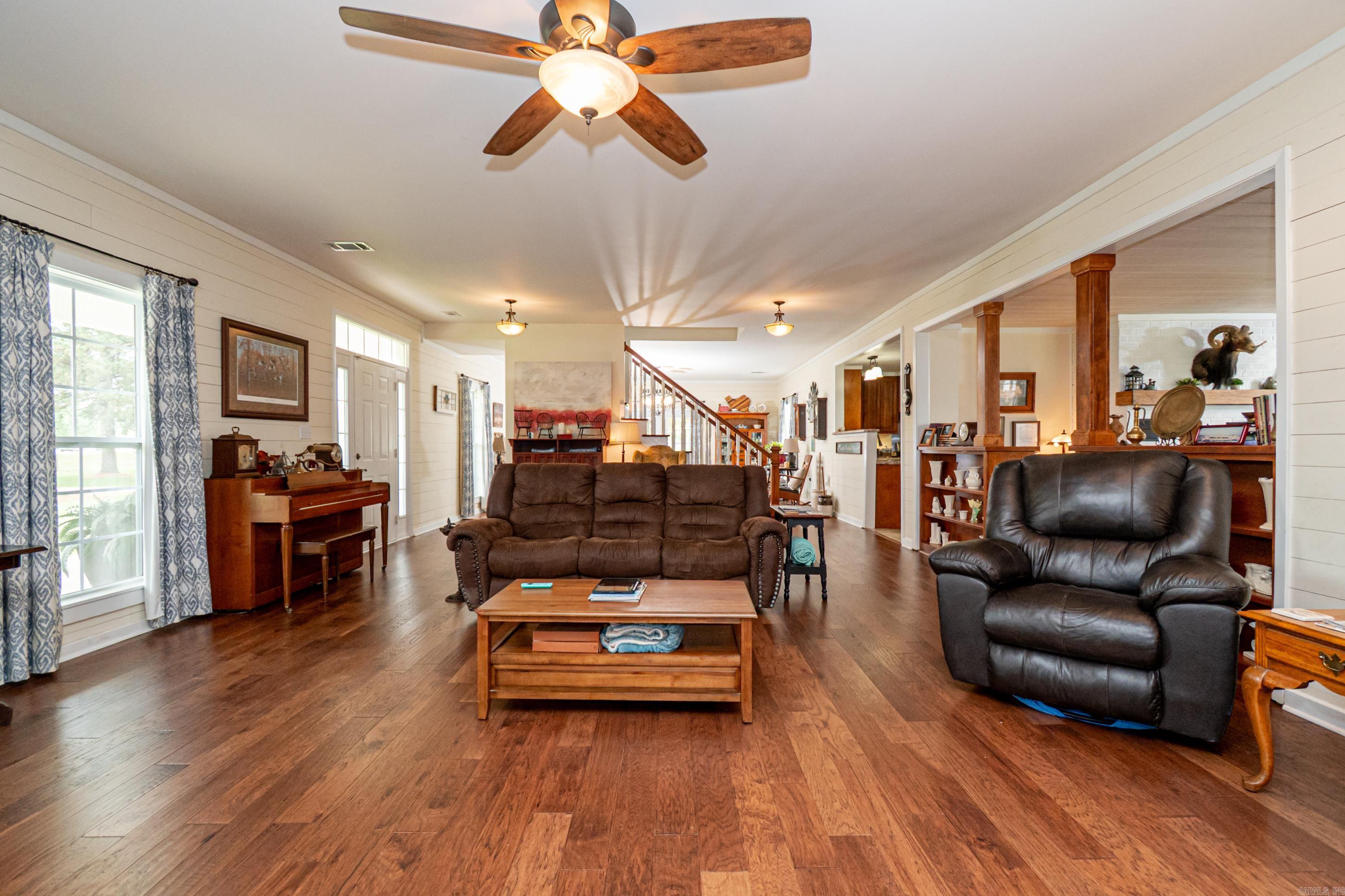 712 Us Highway 63  Warren, AR