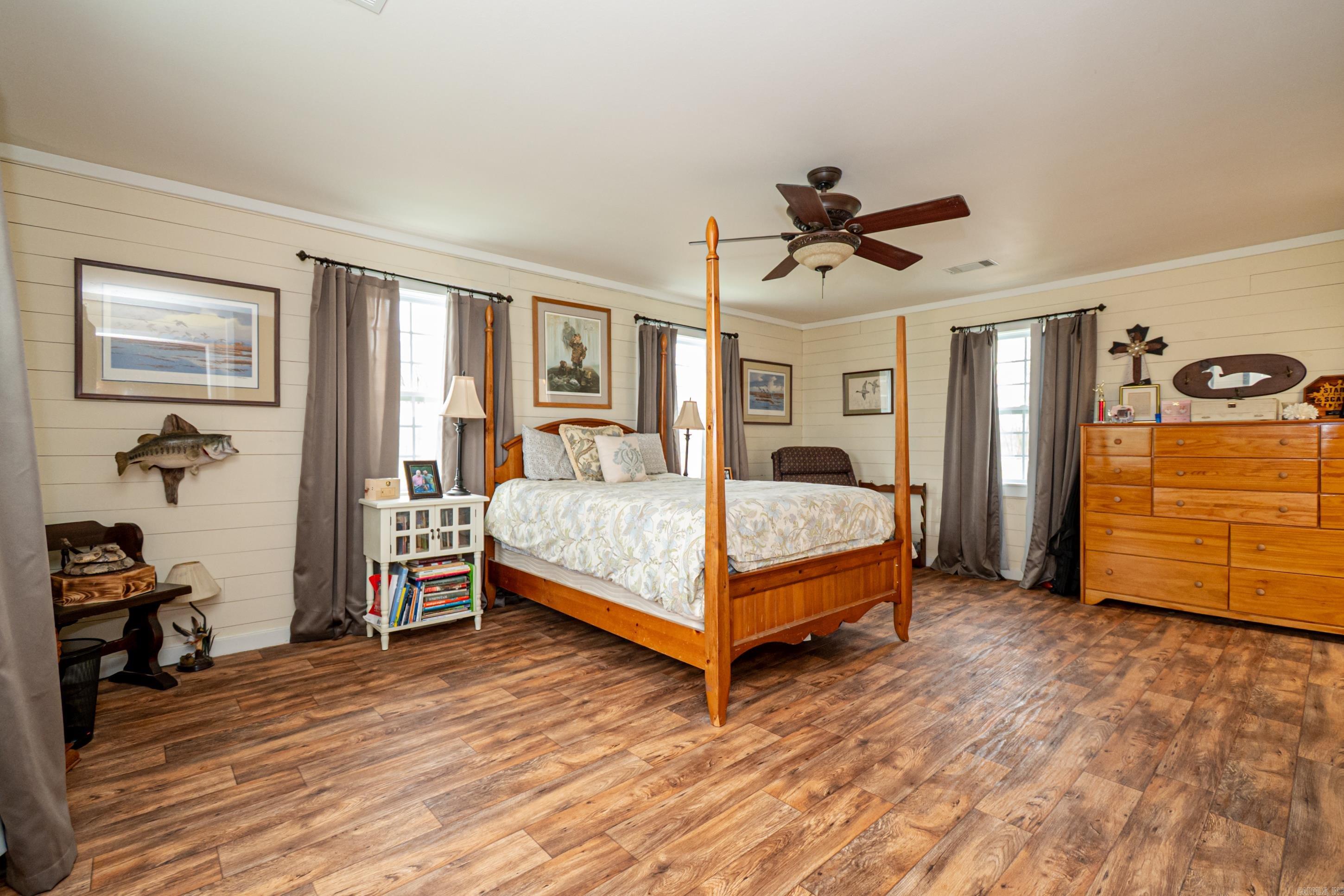 712 Us Highway 63  Warren, AR