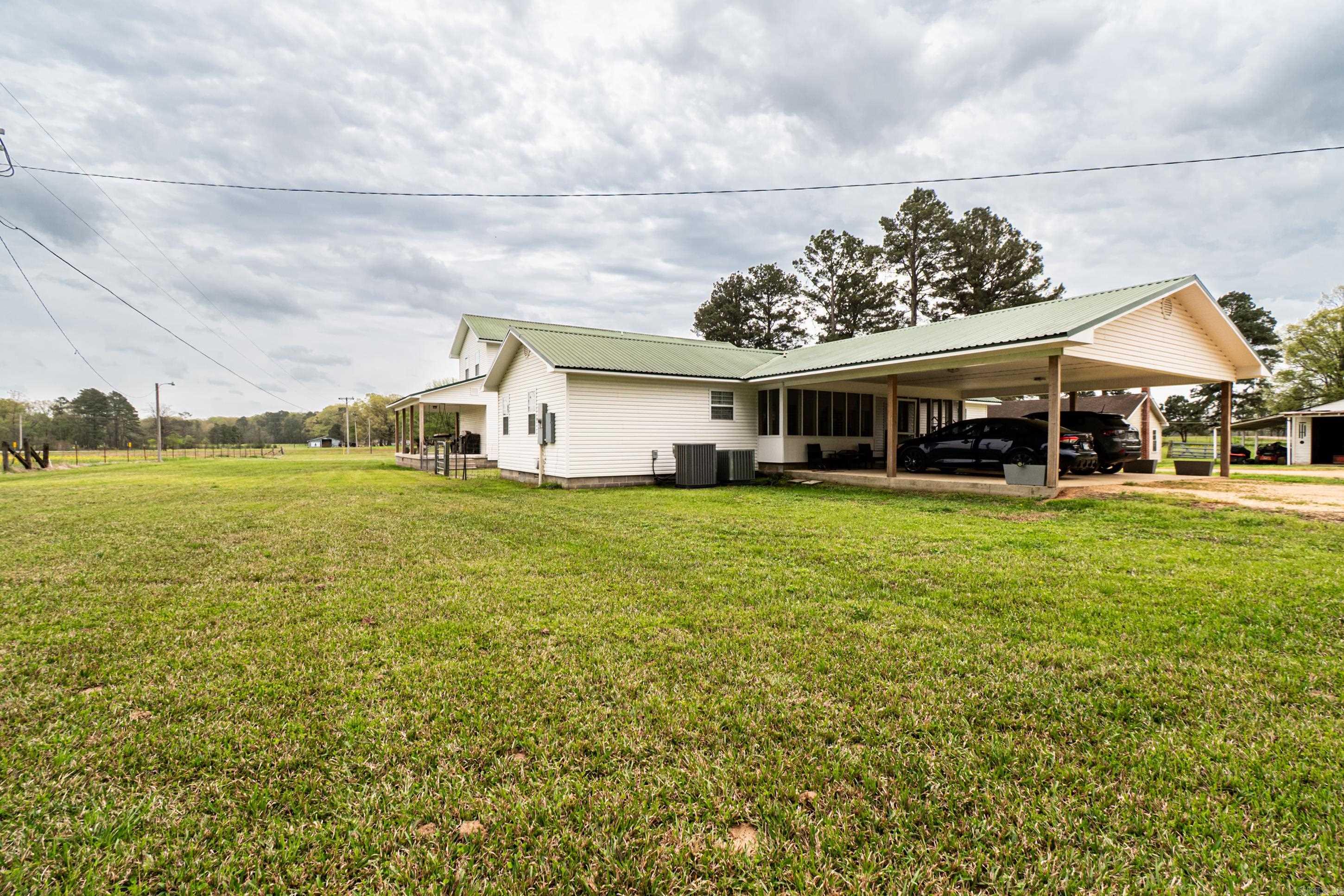 712 Us Highway 63  Warren, AR