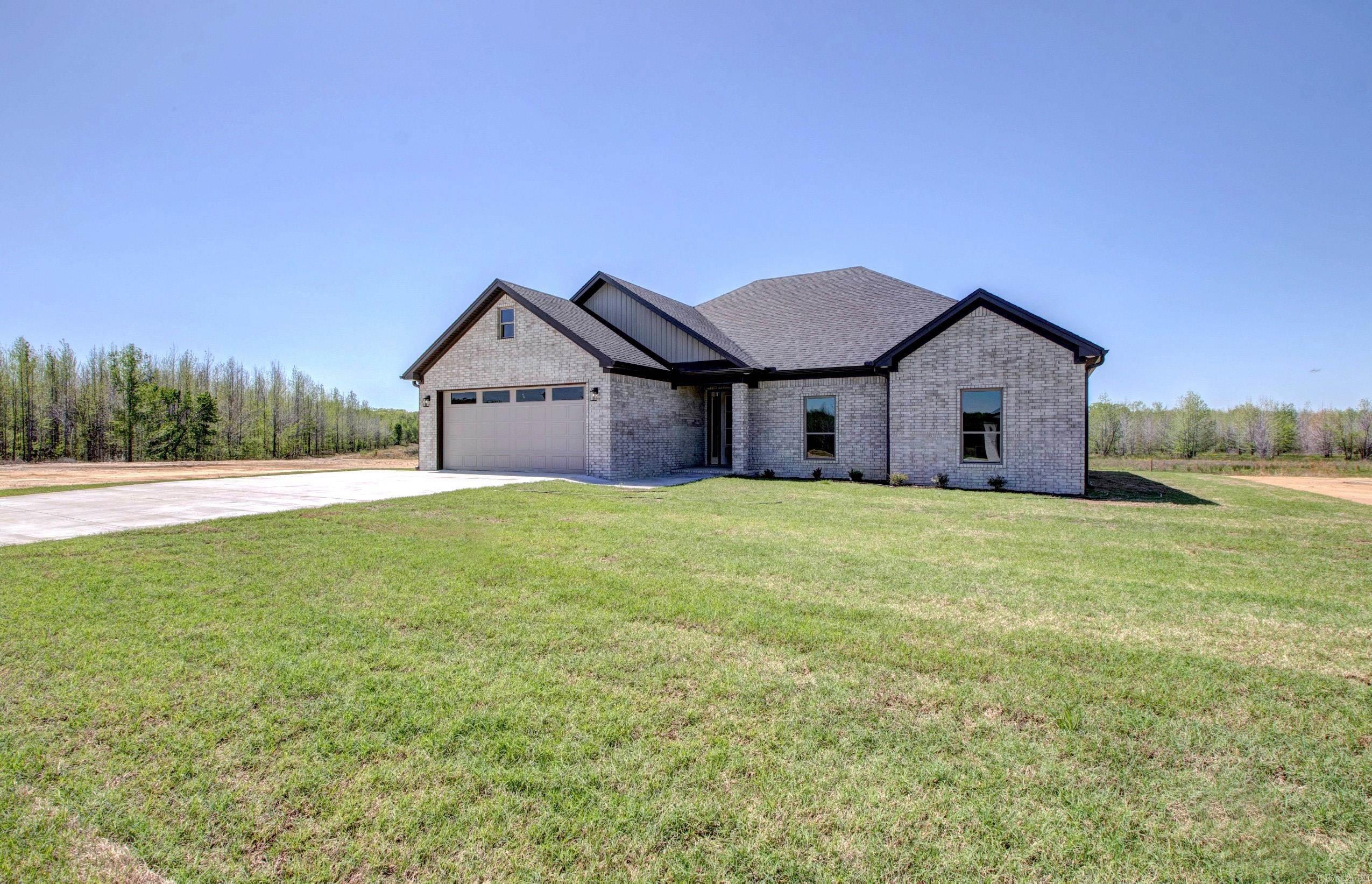 2315 Lakewood Circle — photo 2