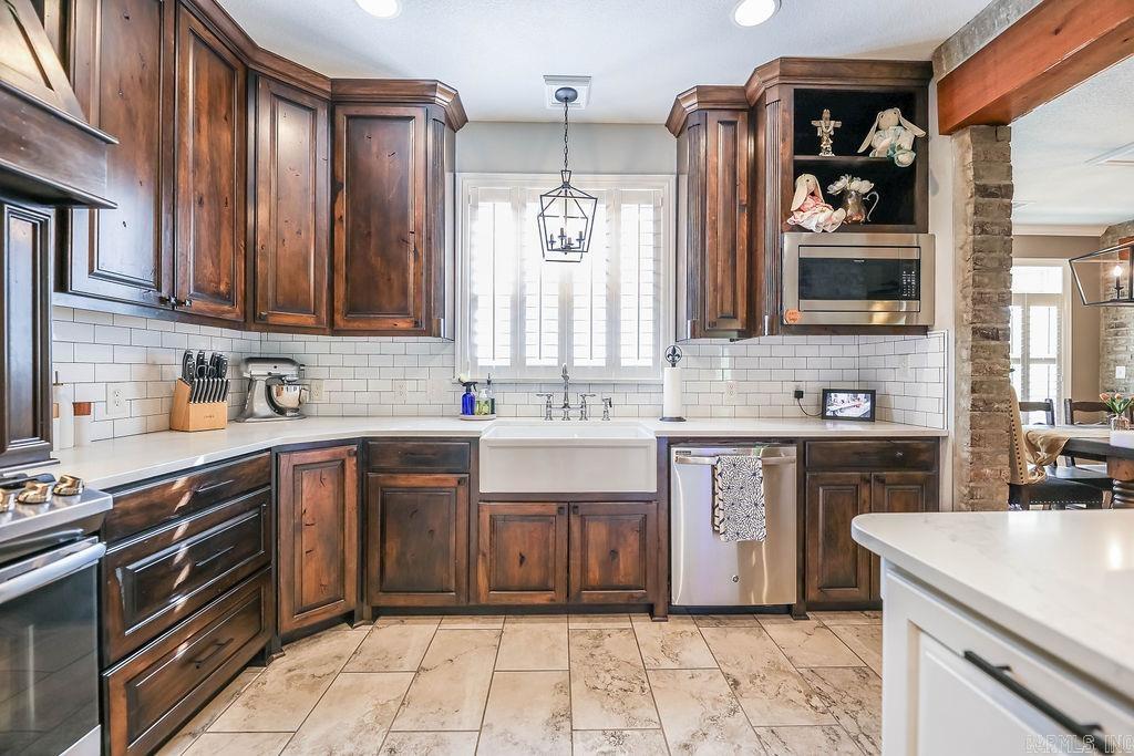 120 Meadow Hills Dr El Dorado, AR 71730