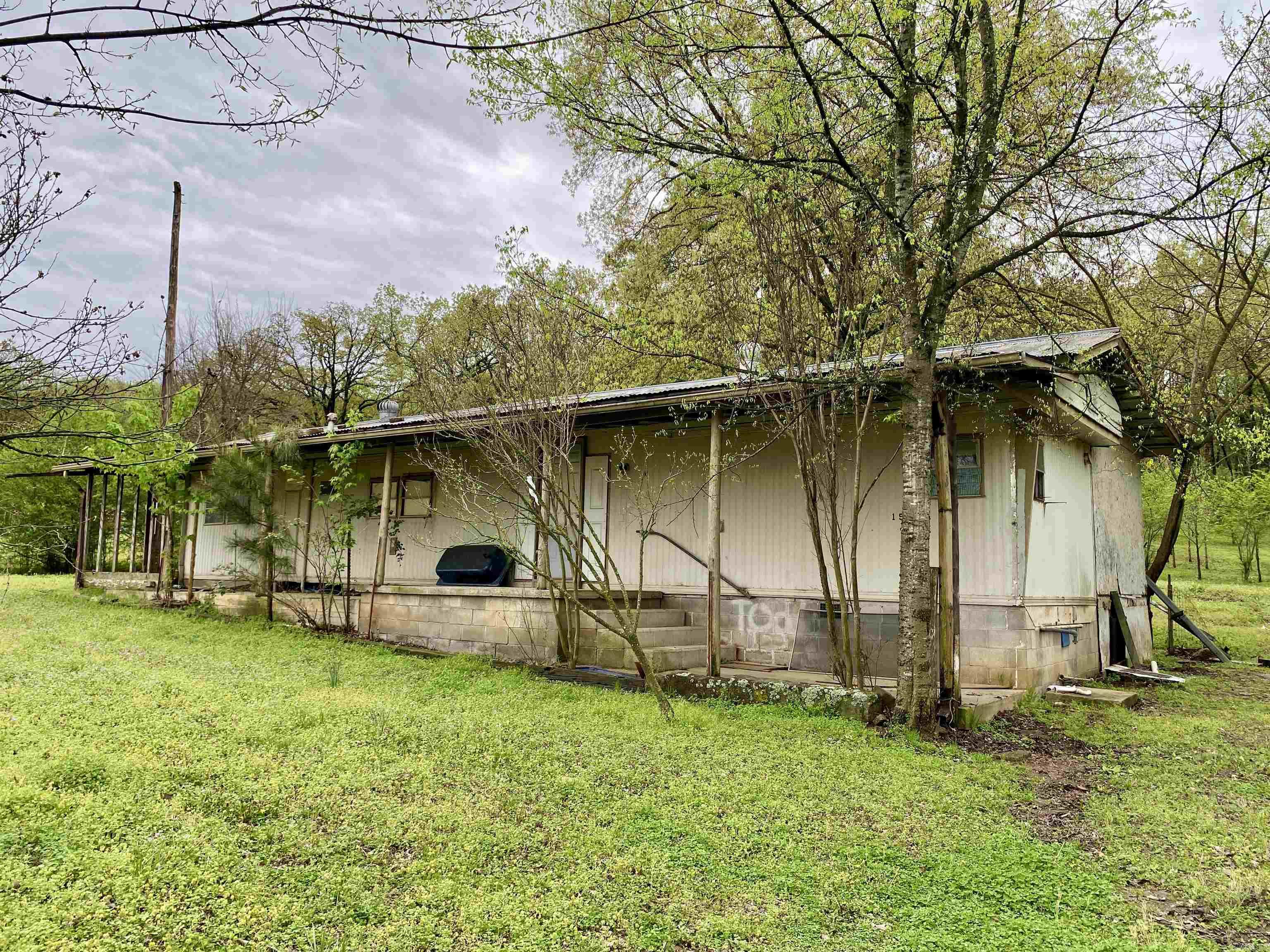 1582 County Road 2305  Hartman, AR