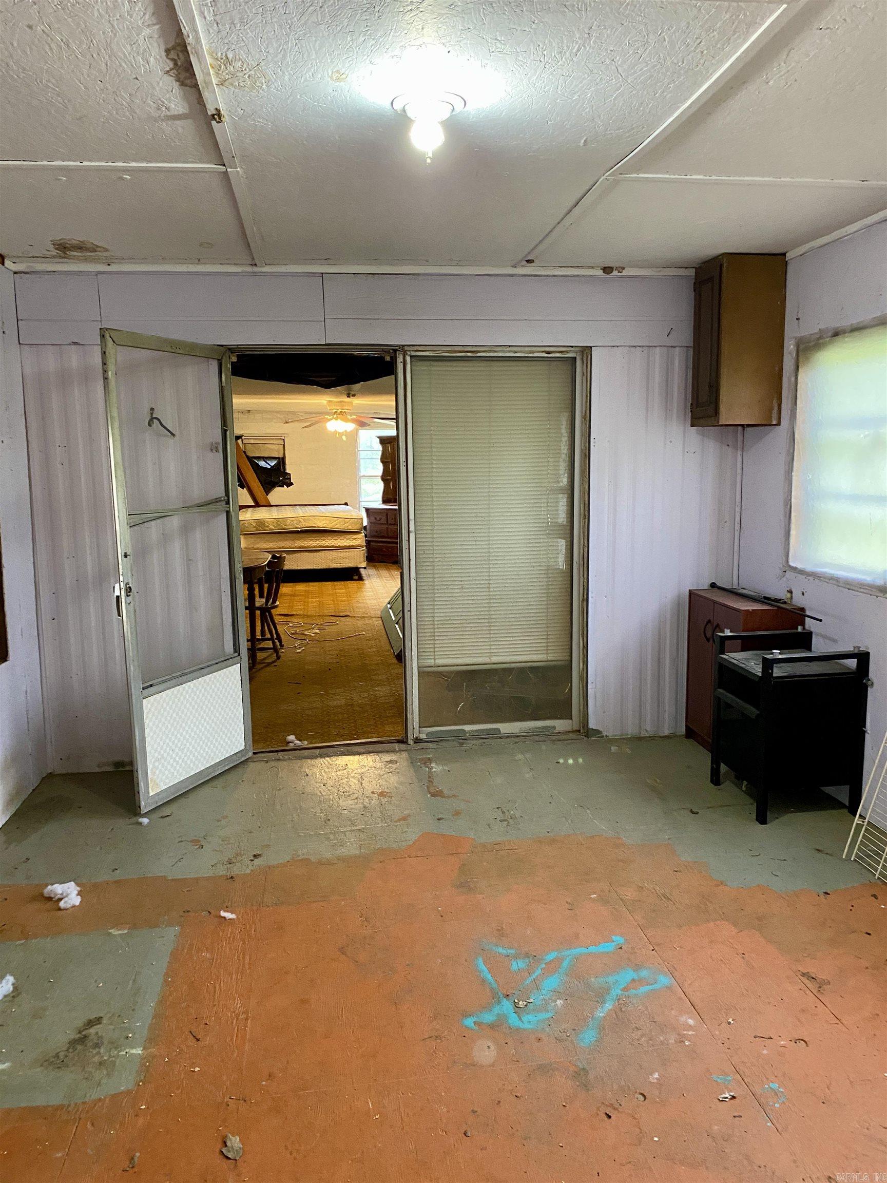 1582 County Road 2305  Hartman, AR