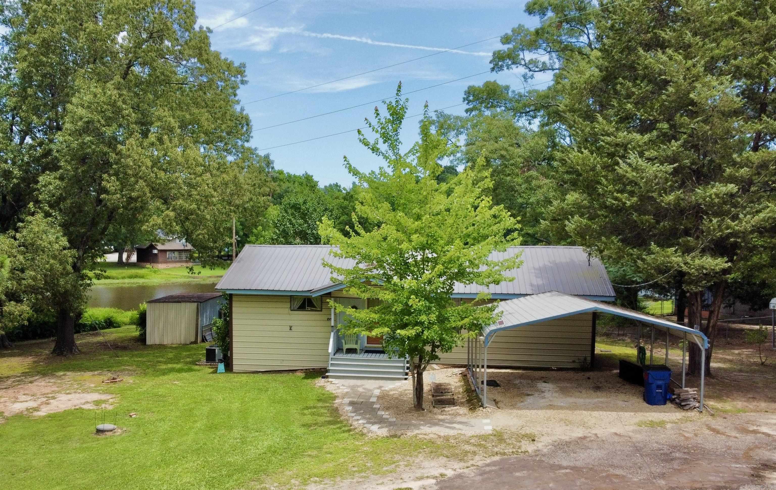 210 Omaha Dr.  Omaha, TX