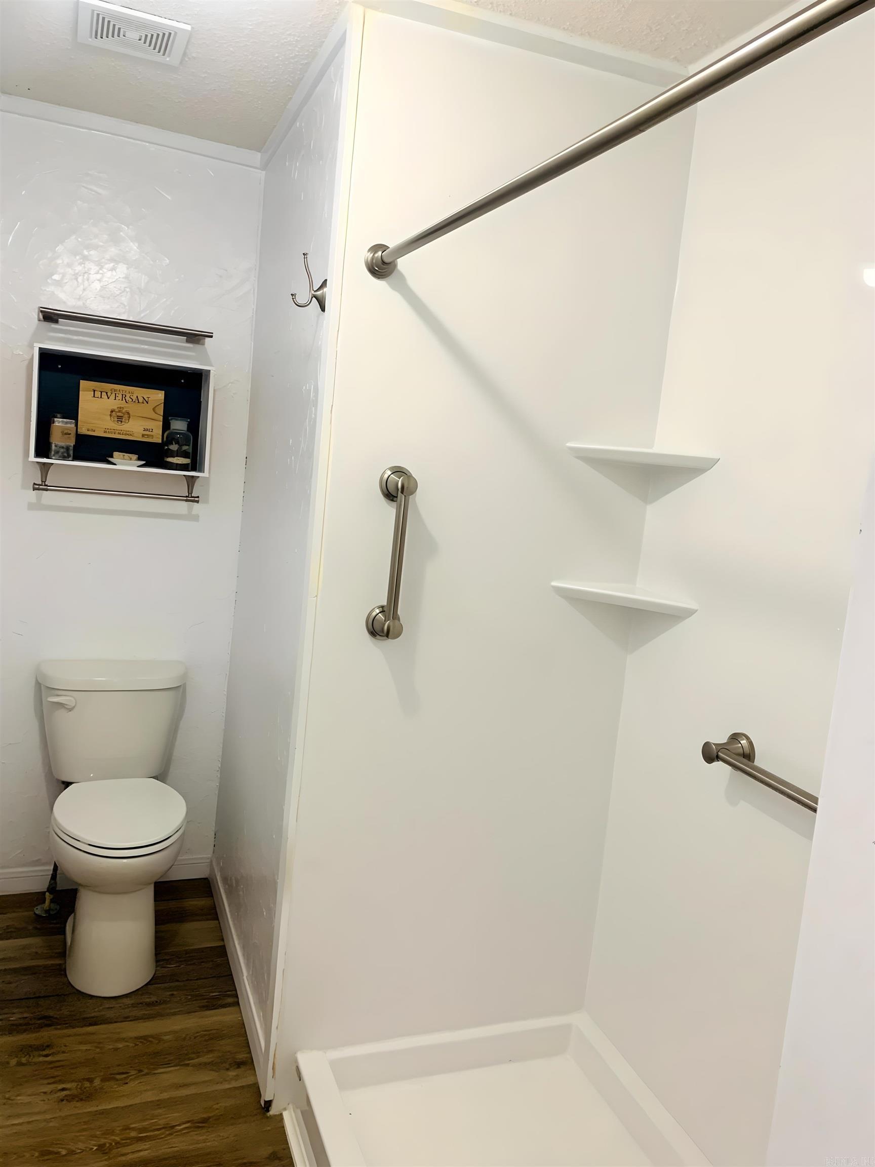 210 Omaha Dr.  Omaha, TX