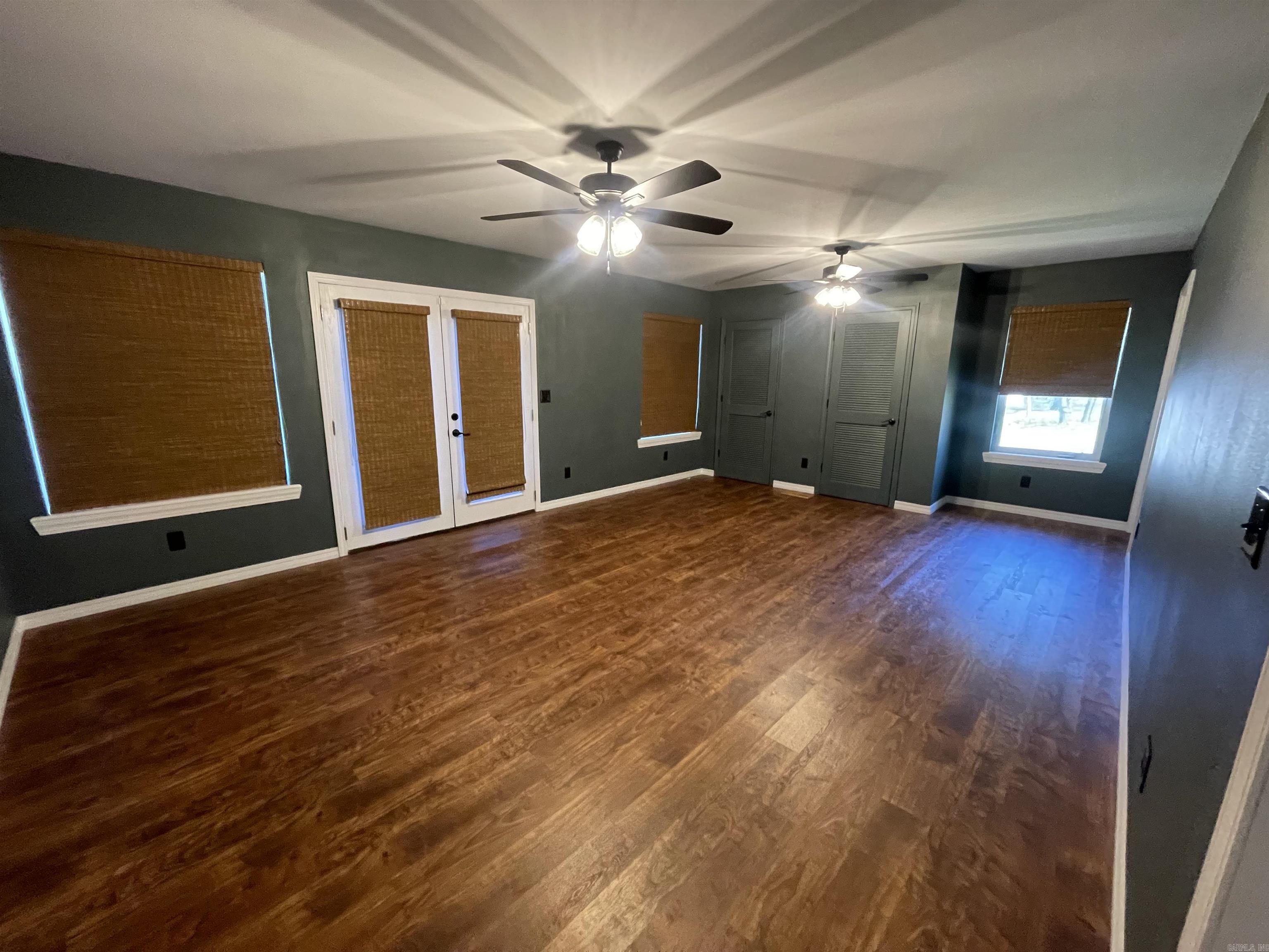 20 Shamrock  Clarksville, AR