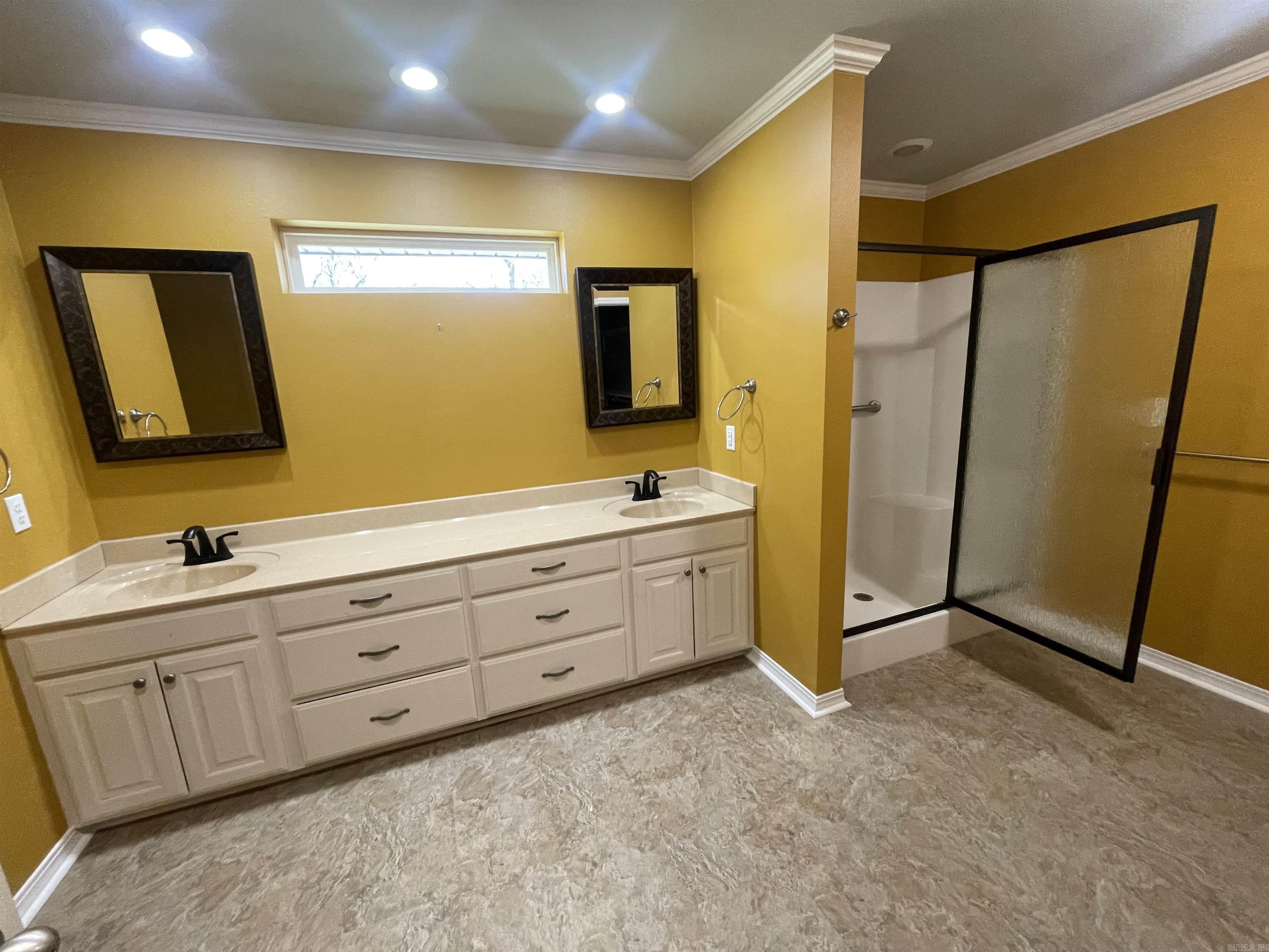 20 Shamrock  Clarksville, AR