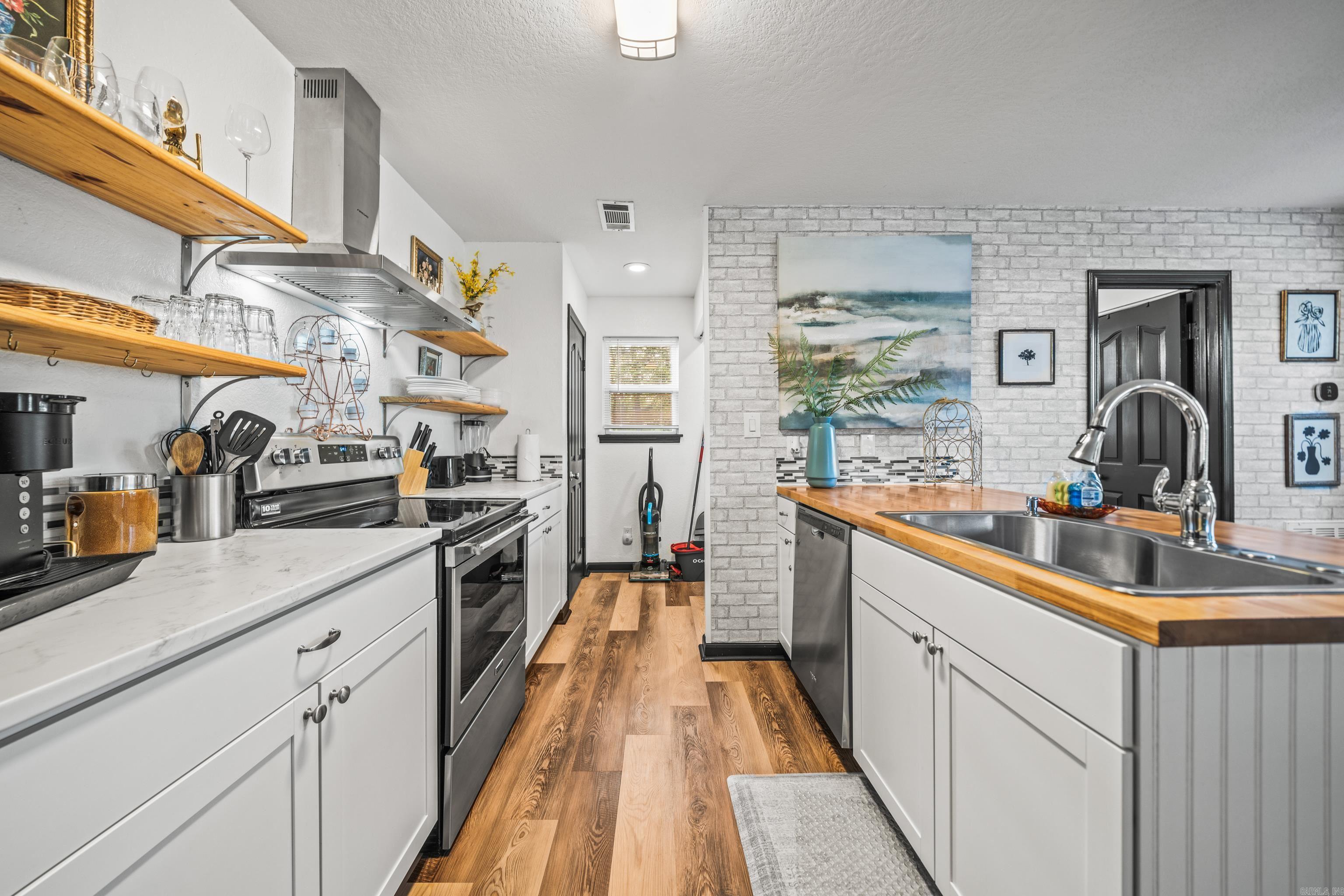 110-113 McCurry  Hot Springs, AR