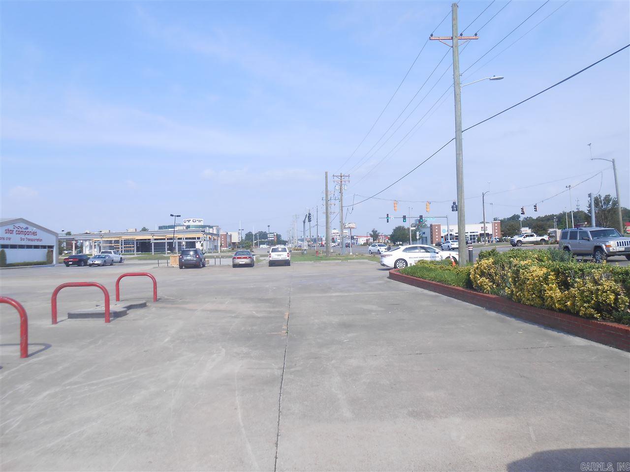 3201 E Highland  Jonesboro, AR