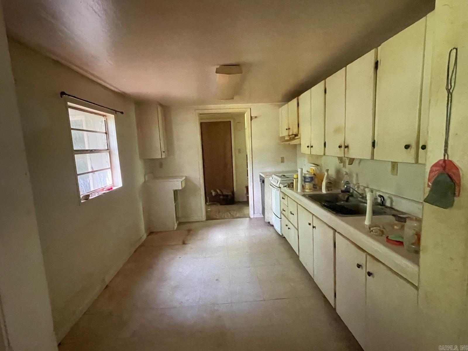 881 Driftwood Drive  Pineville, AR