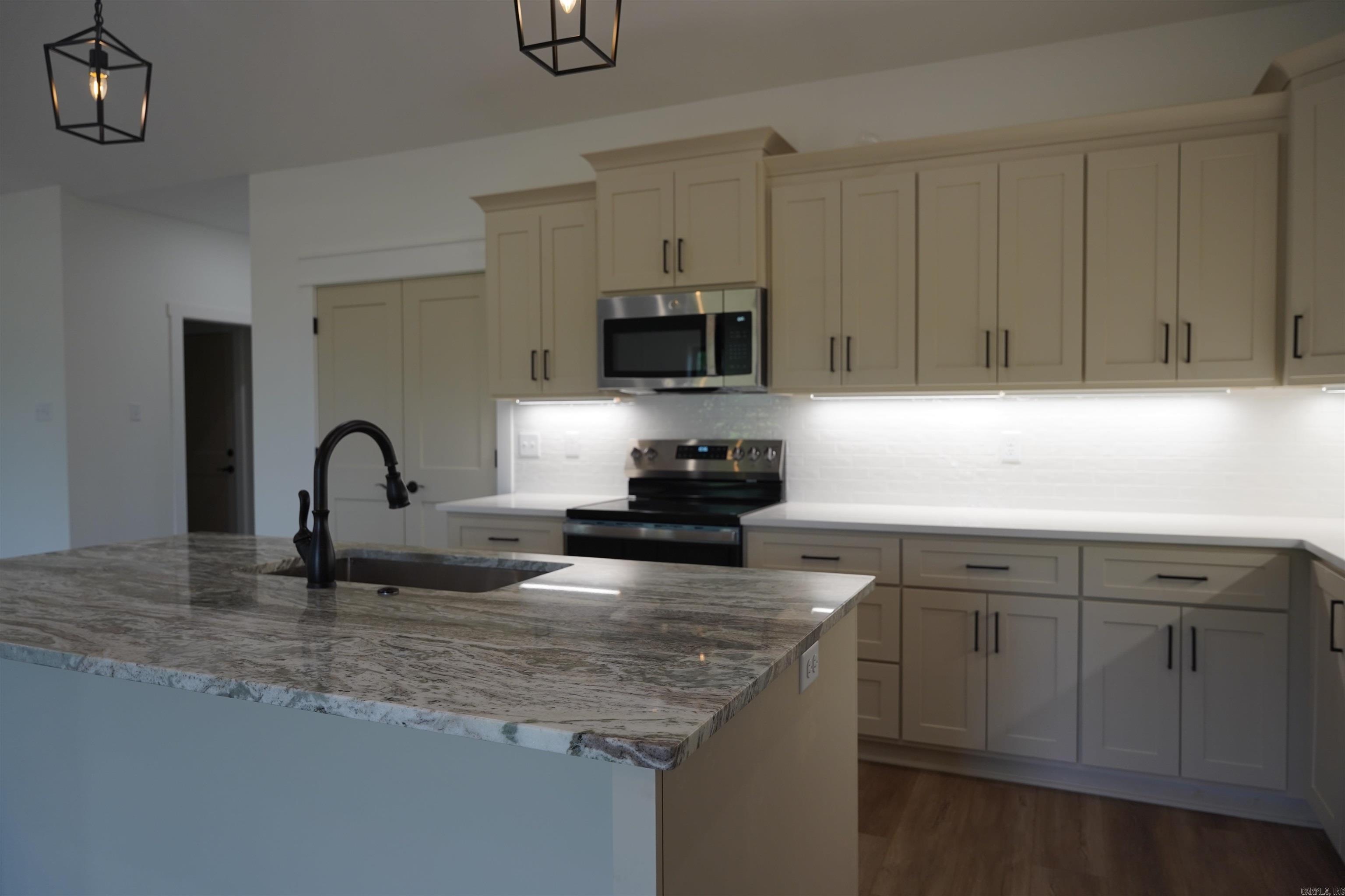 31 High Point  Greenbrier, AR