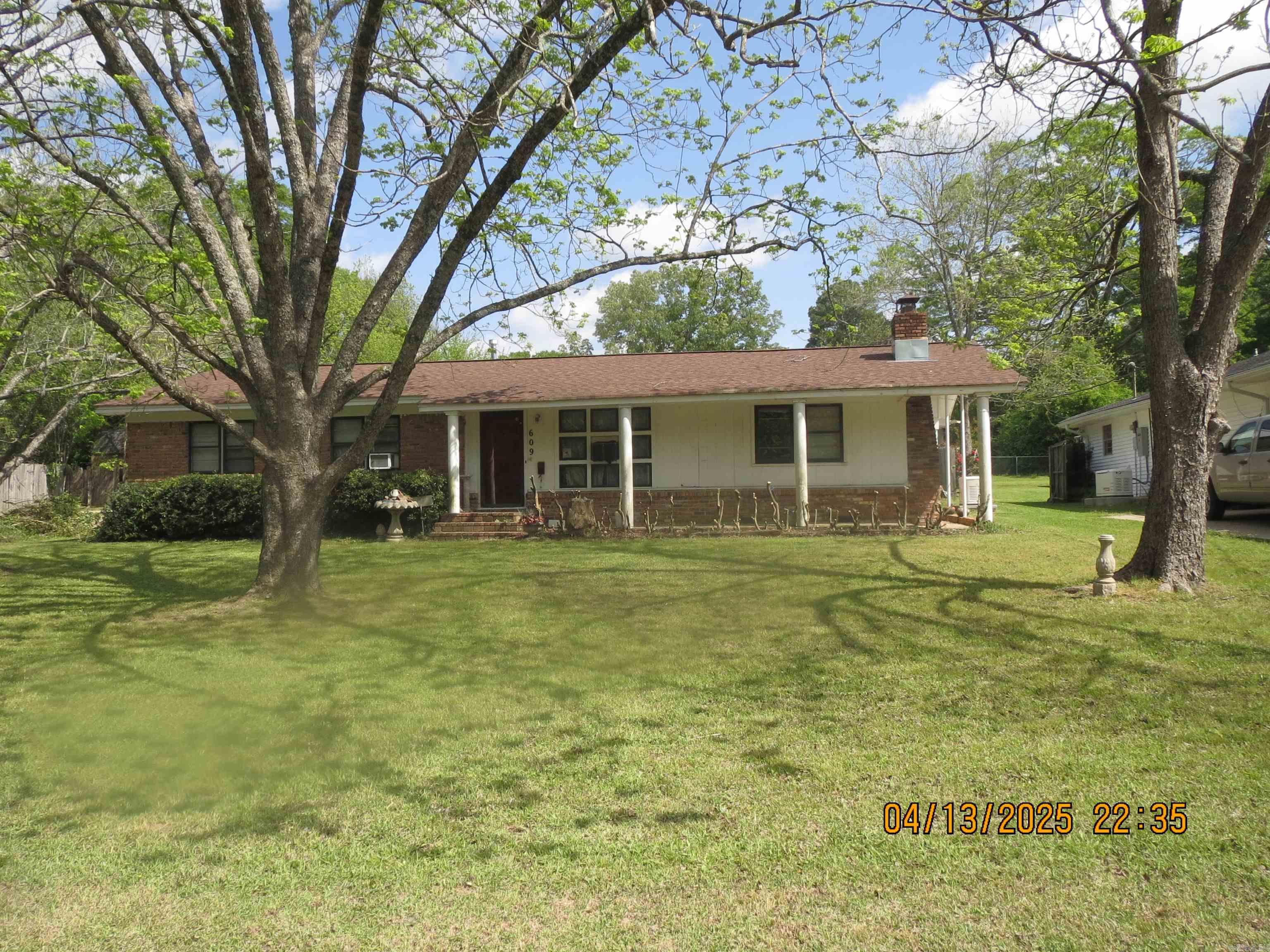 609 E Central  Warren, AR