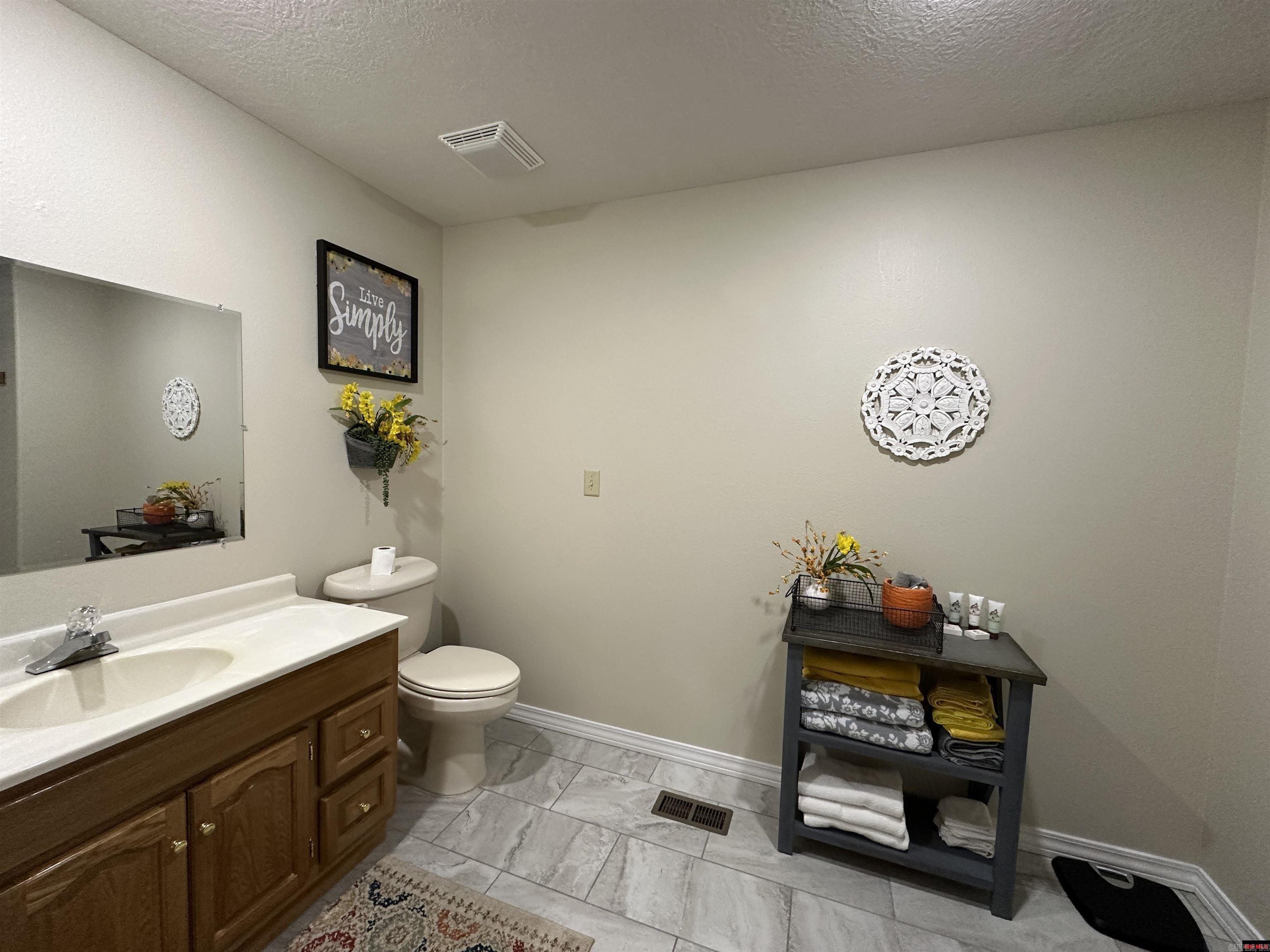 13534 MC 8001  Yellville, AR