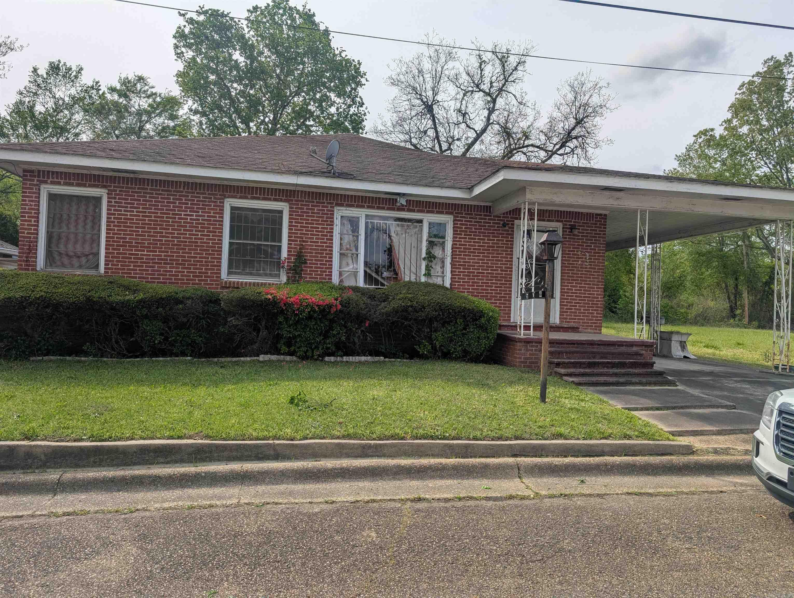 604 Short Ave Camden, AR 71701