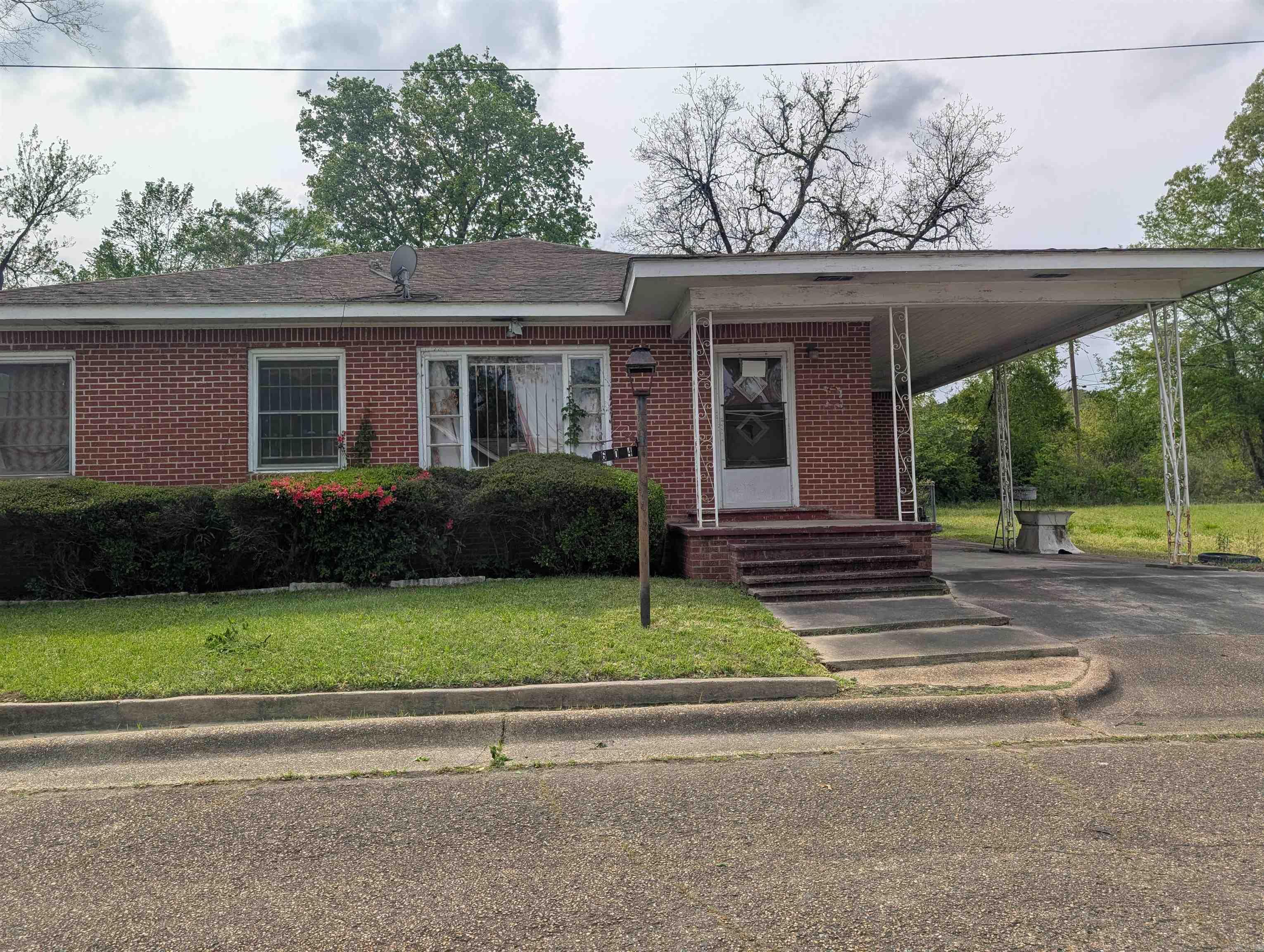 604 Short Ave Camden, AR 71701