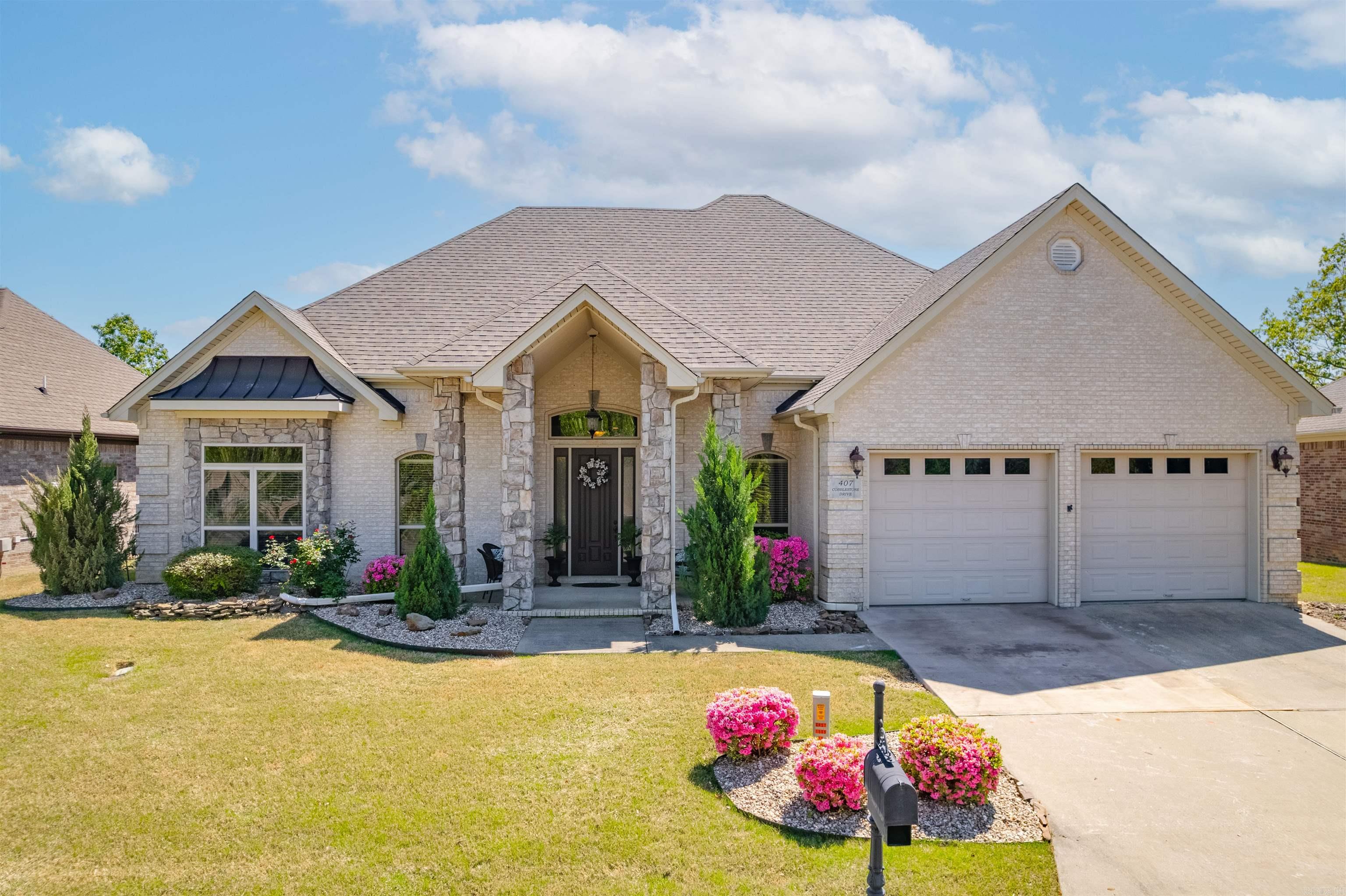 407 Cobblestone Dr