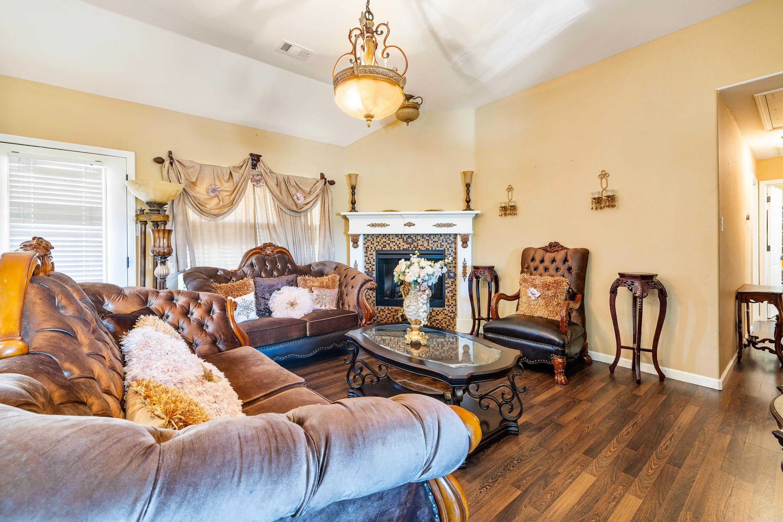 1007 Clinton  Alexander, AR