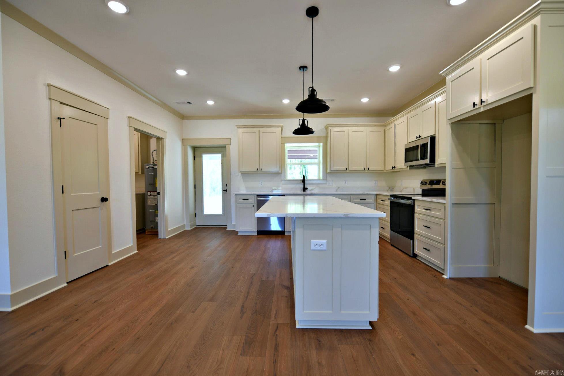 2016 S. Reine St.  Mena, AR