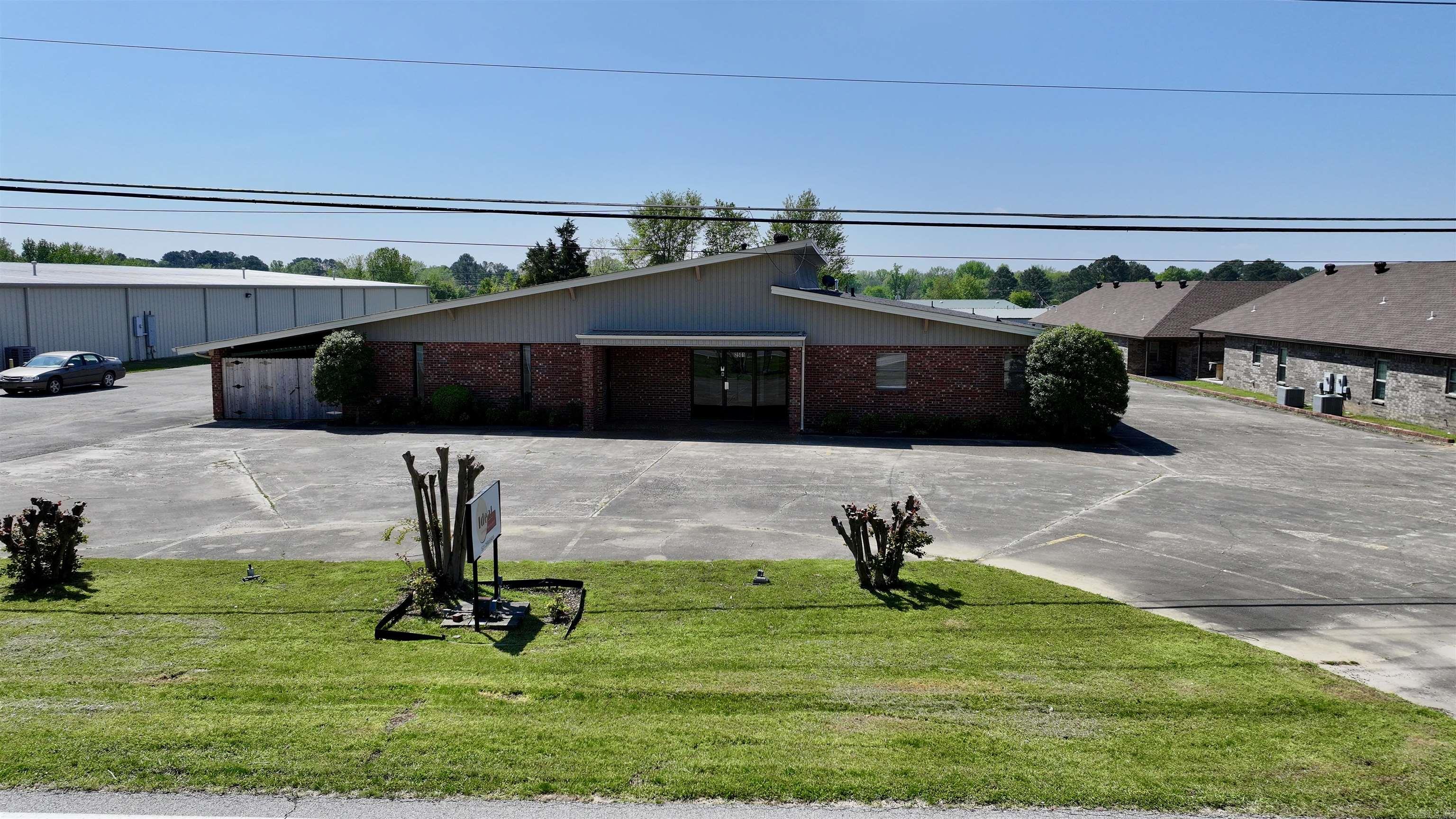 2501 E Moore  Searcy, AR