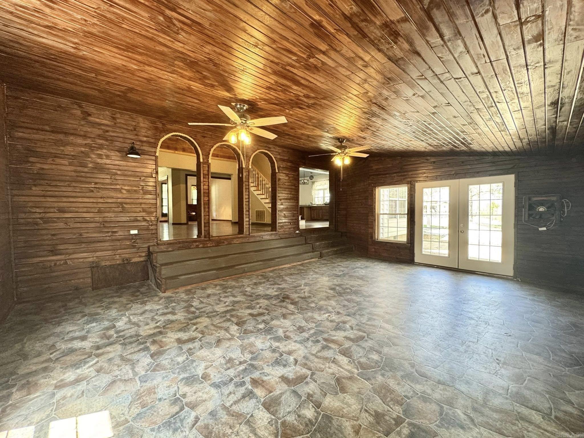 13178 Highway 66  Mountain View, AR