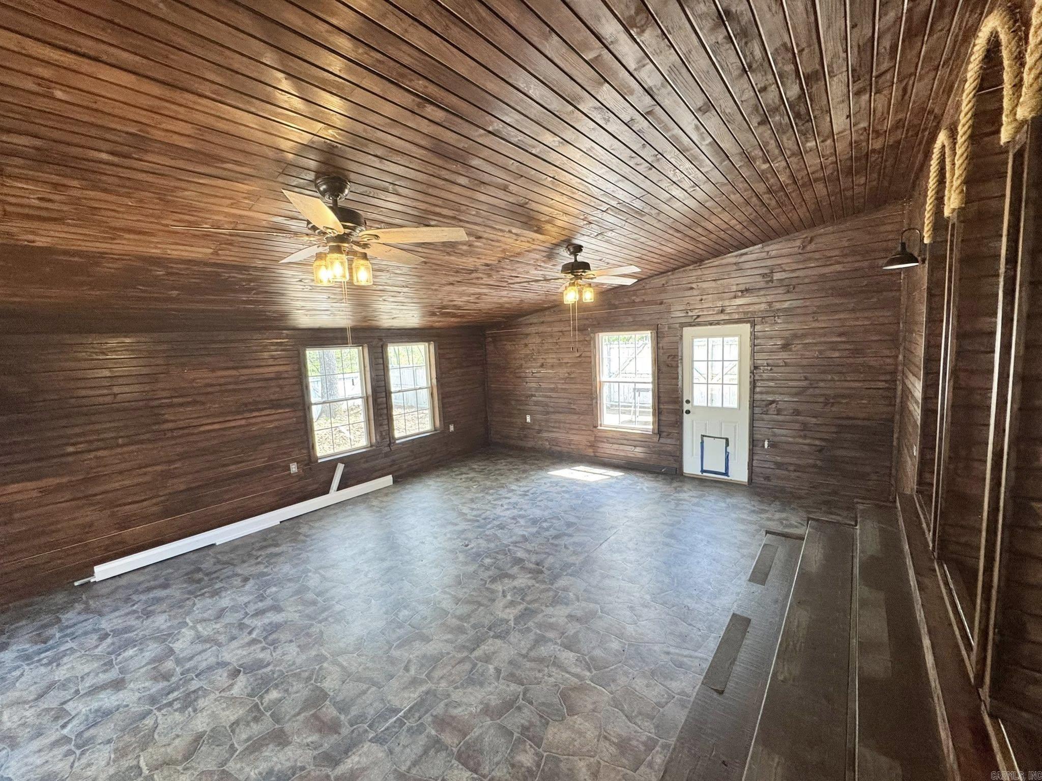 13178 Highway 66  Mountain View, AR