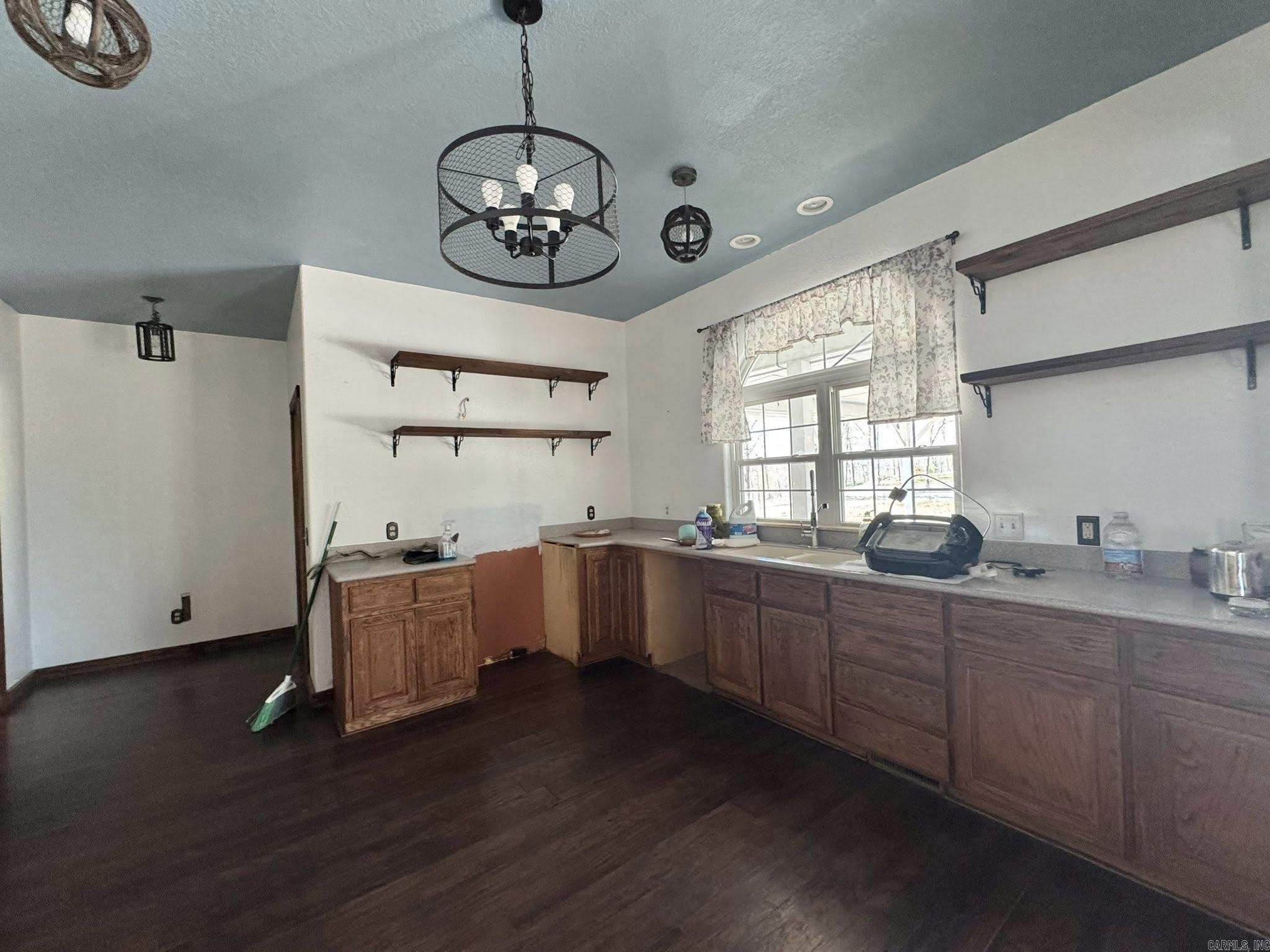 13178 Highway 66  Mountain View, AR