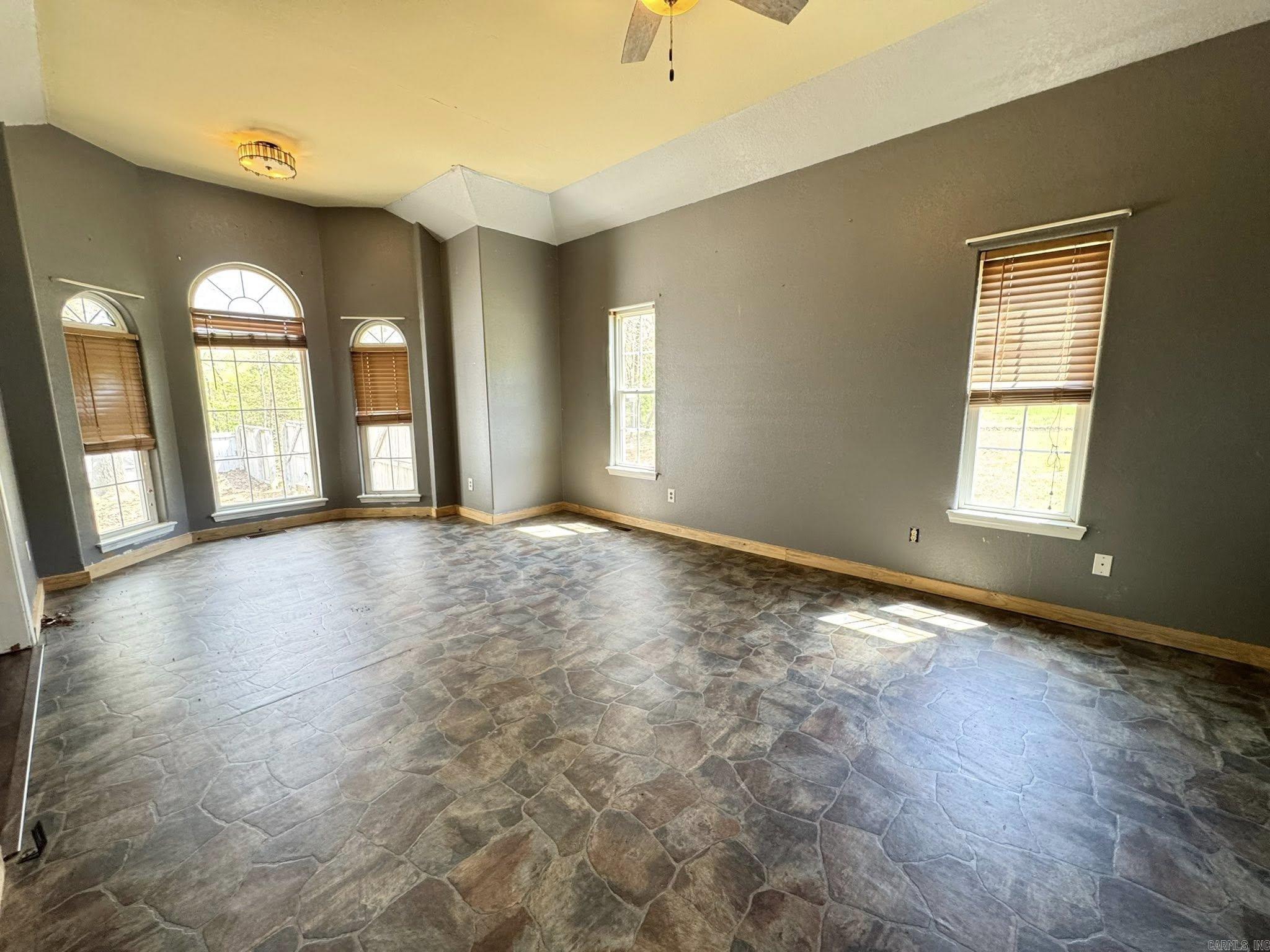 13178 Highway 66  Mountain View, AR