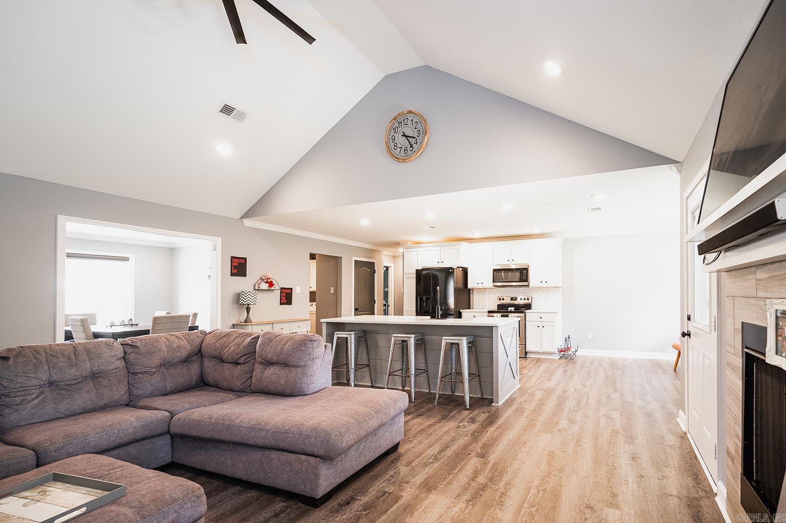 131 Hayden Dr — photo 4