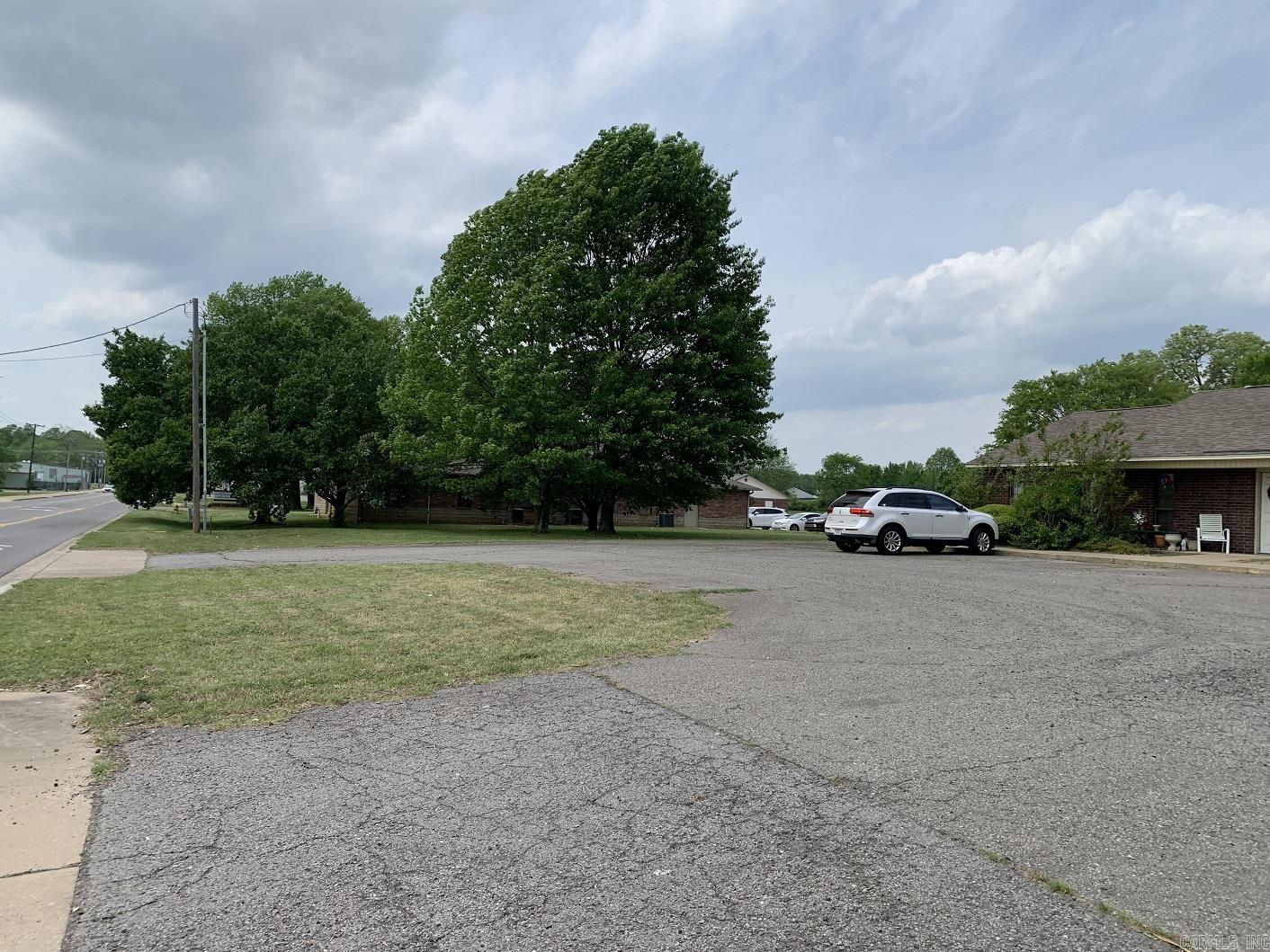 1311 E 16th  Russellville, AR