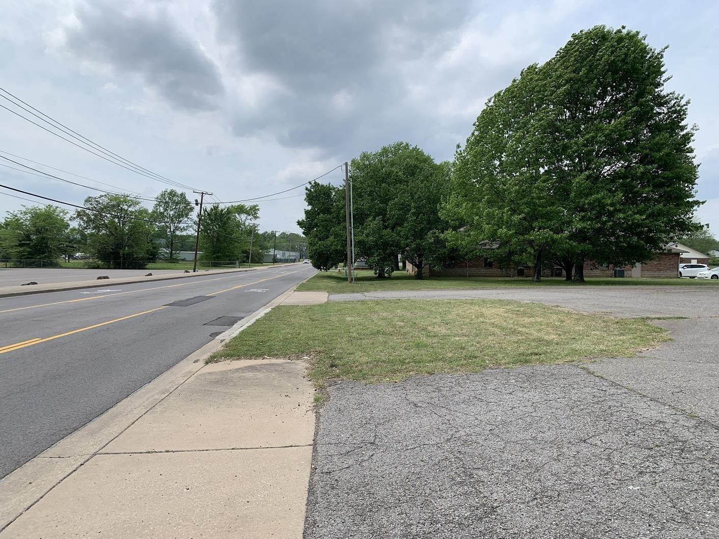 1311 E 16th  Russellville, AR