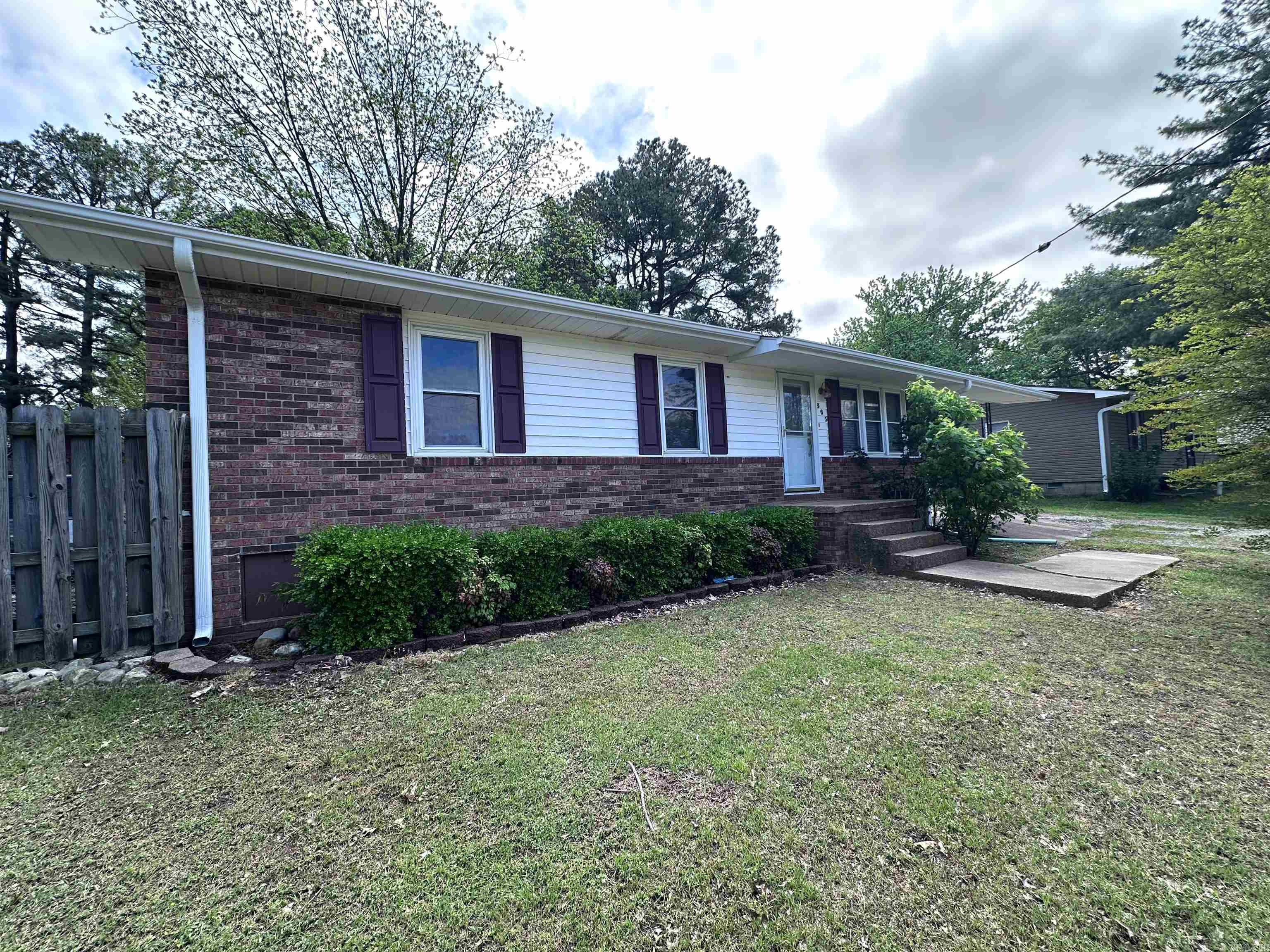 865 N 2nd  Piggott, AR