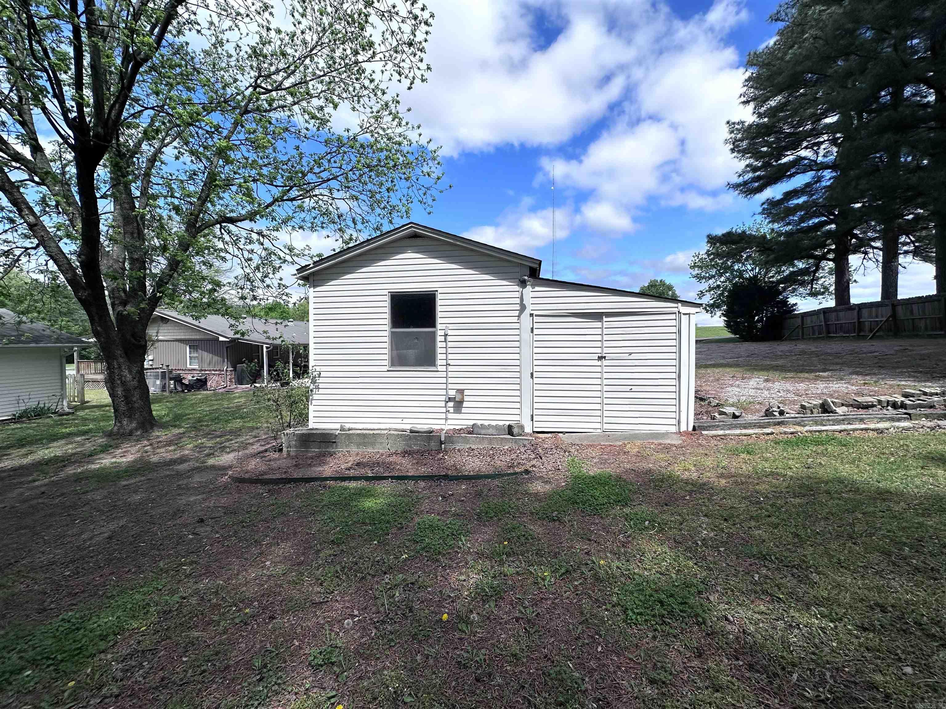 865 N 2nd  Piggott, AR