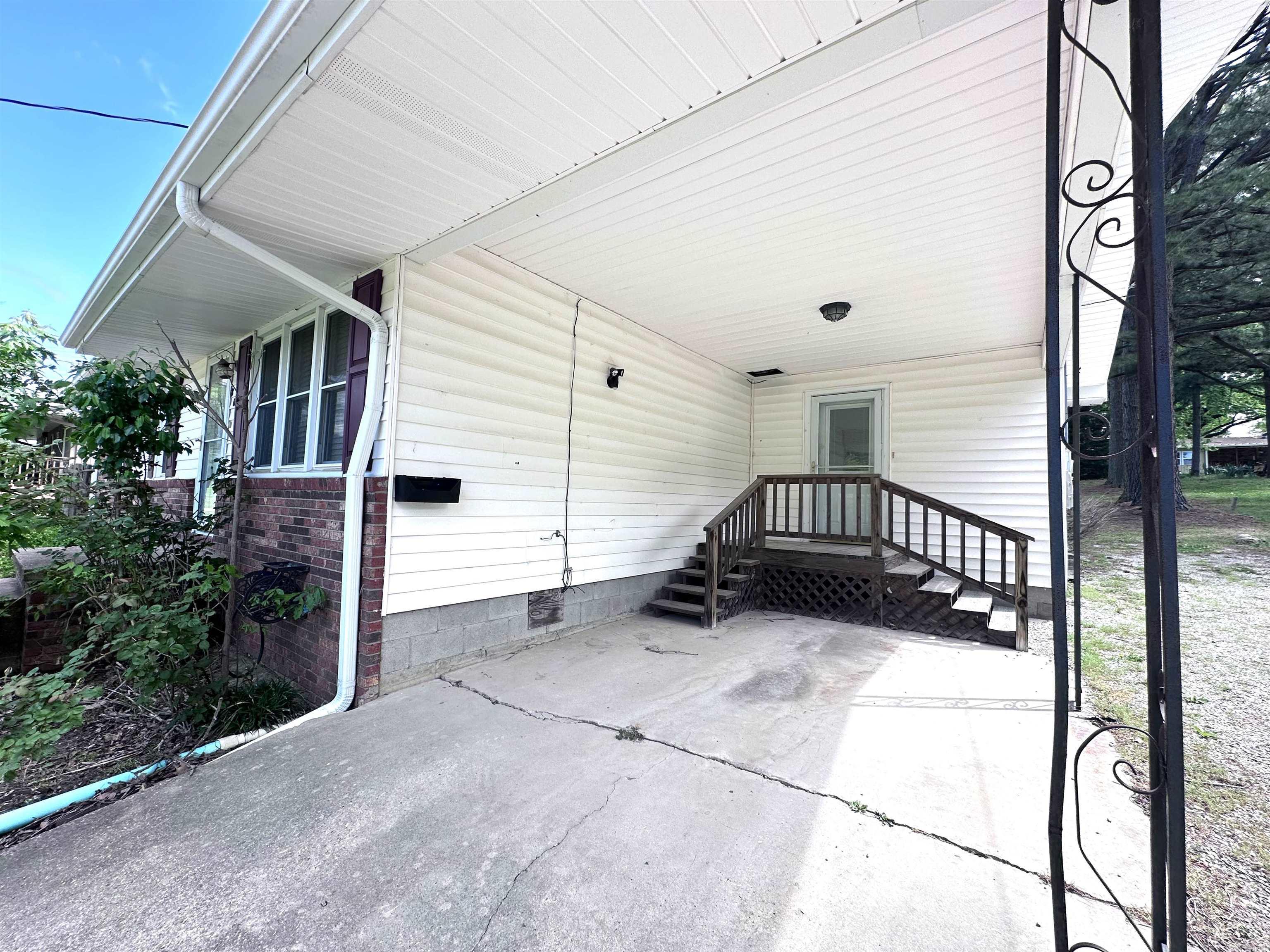 865 N 2nd  Piggott, AR